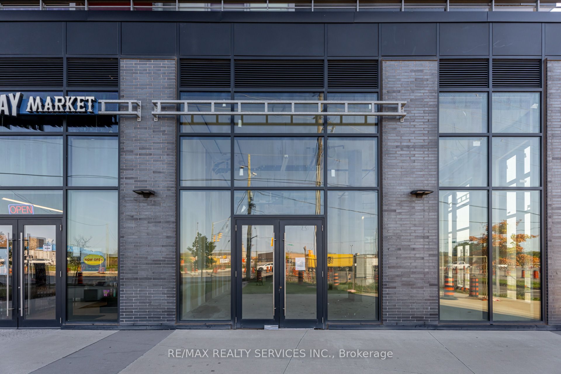 #1 - 5230 Dundas Street Property Photo 12