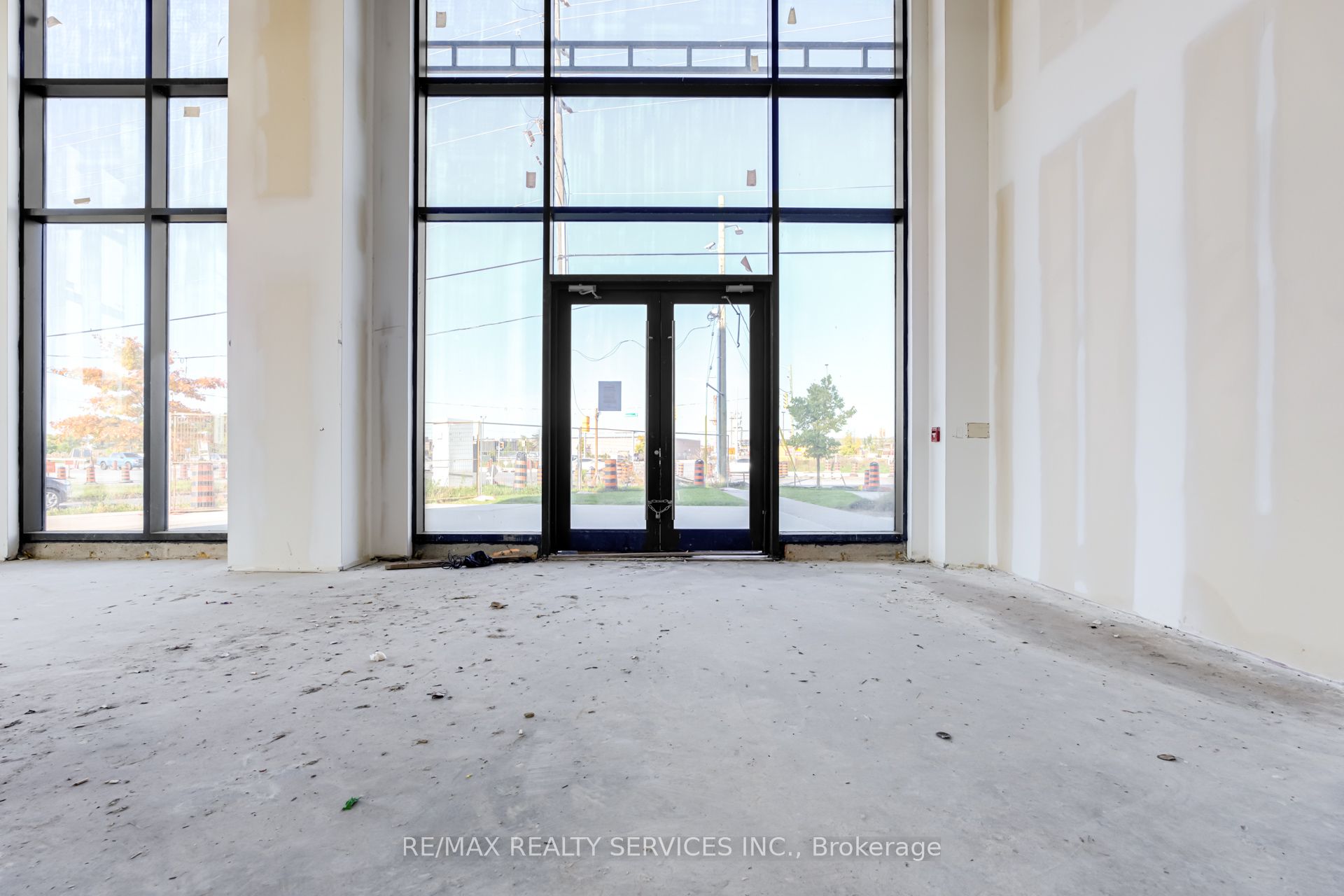 #1 - 5230 Dundas Street Property Photo 17