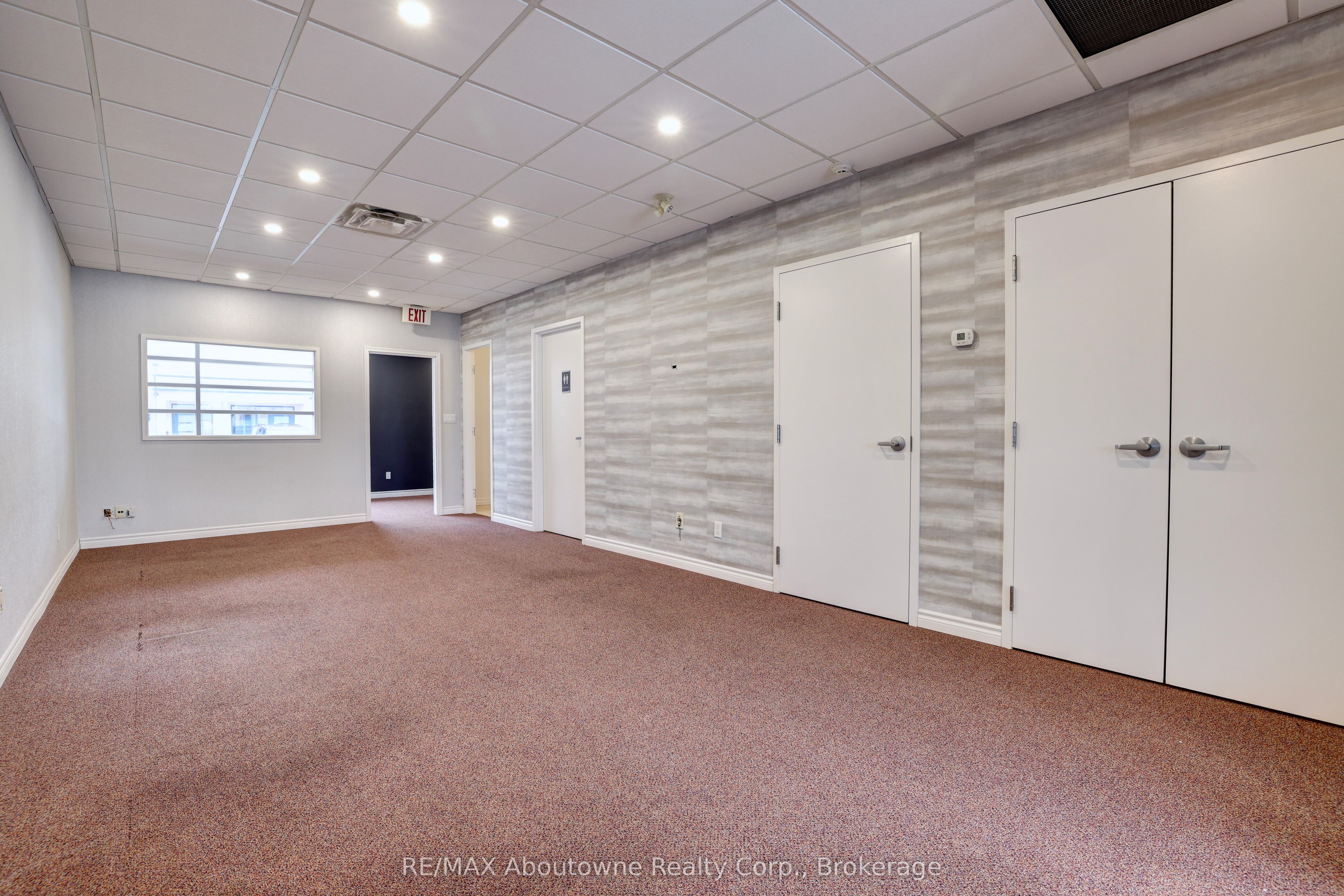 #2 - 1464 Cornwall Road Property Photo 6
