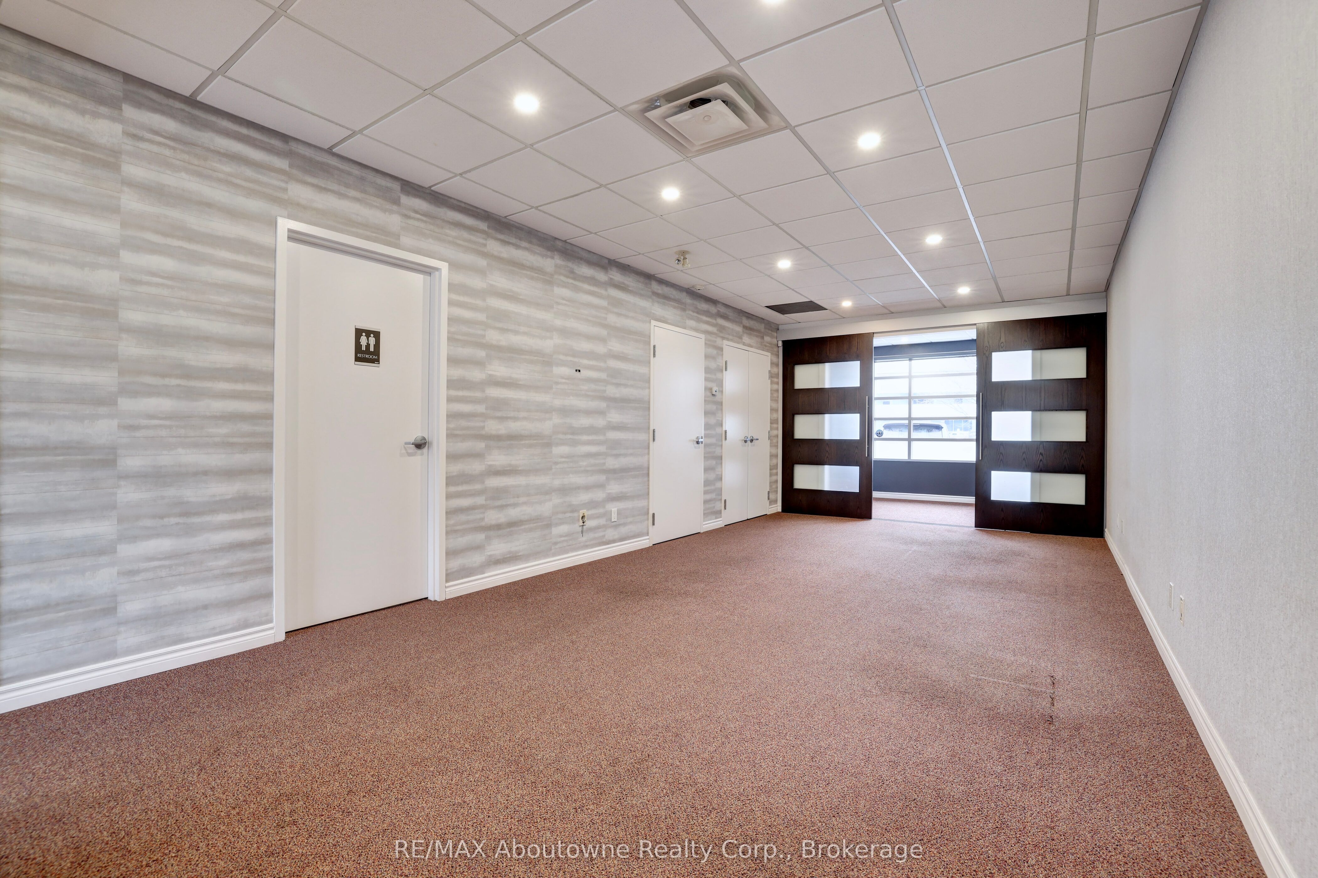 #2 - 1464 Cornwall Road Property Photo 7