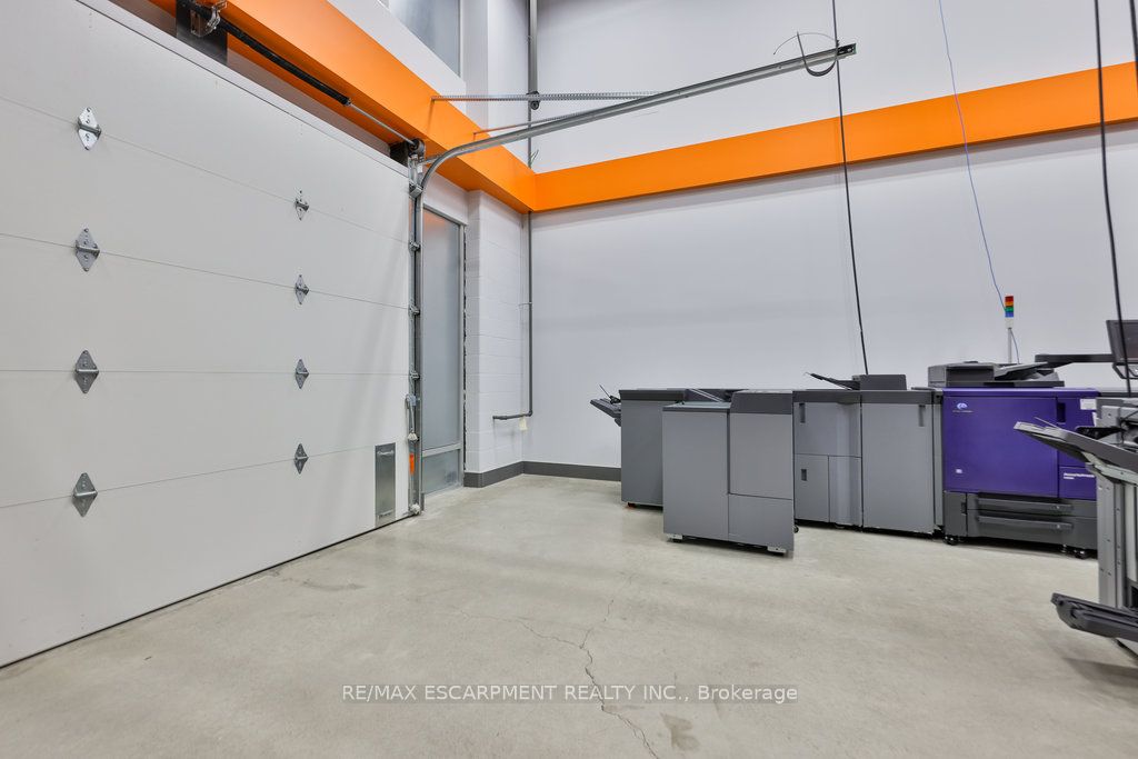 #36 - 1225 Queensway Property Photo 28