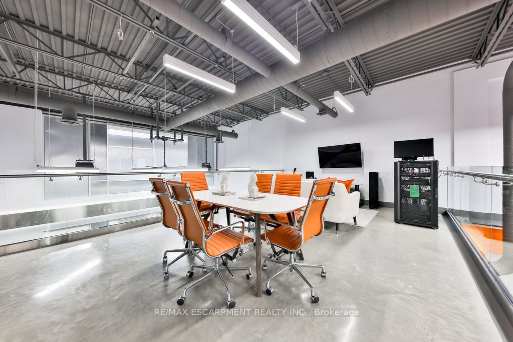 #36 - 1225 Queensway Property Photo 36