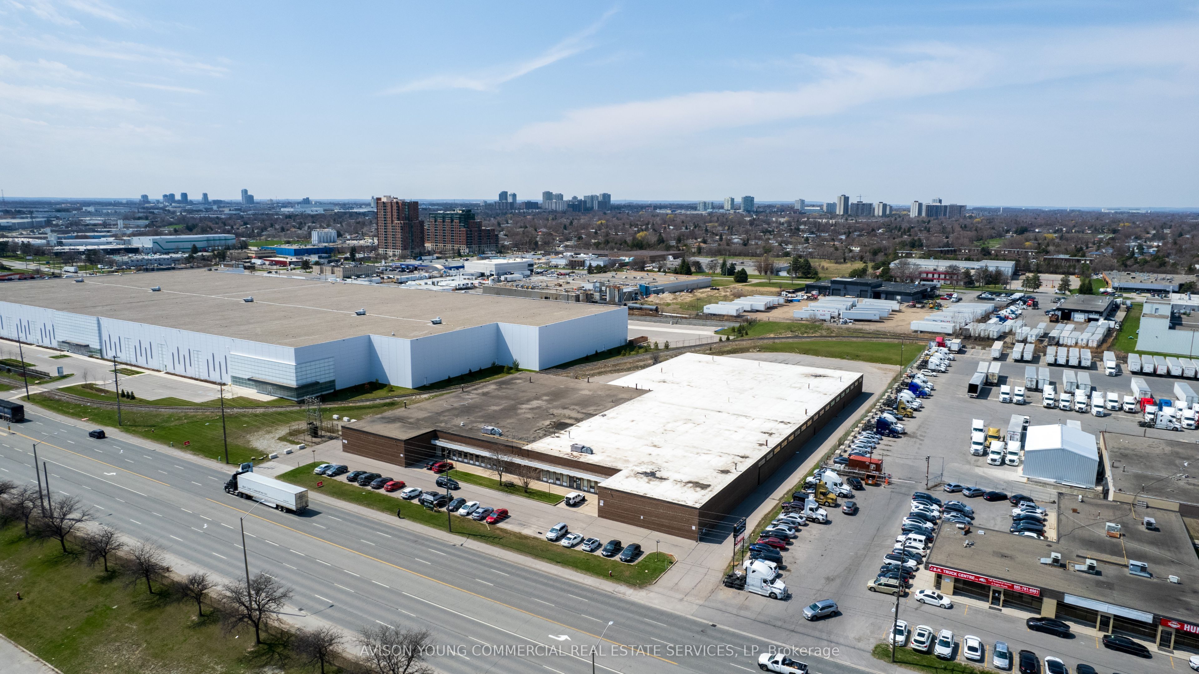 1810 Steeles Avenue Property Photo 2