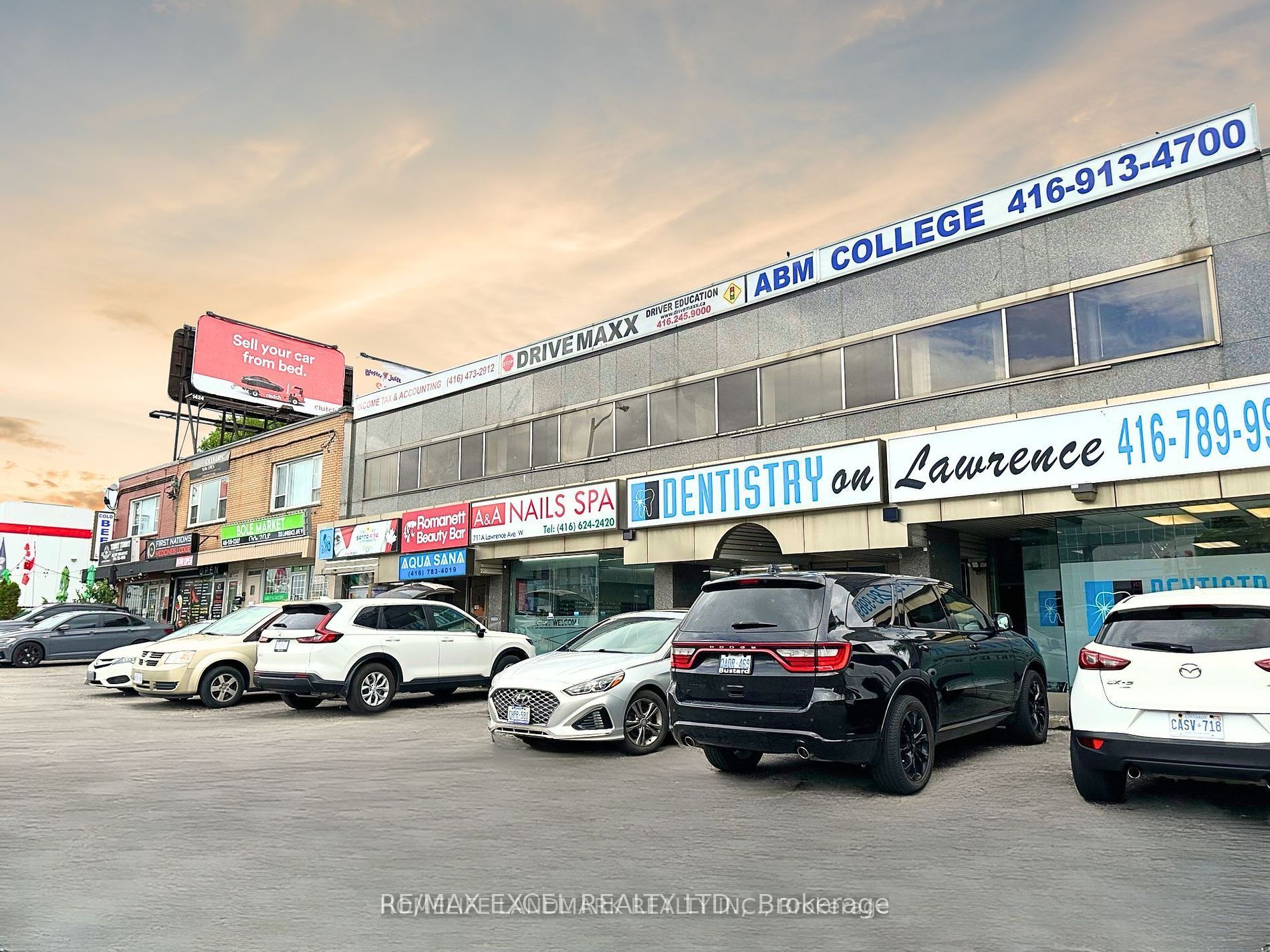 #202 - 705 Lawrence Avenue Property Photo 1