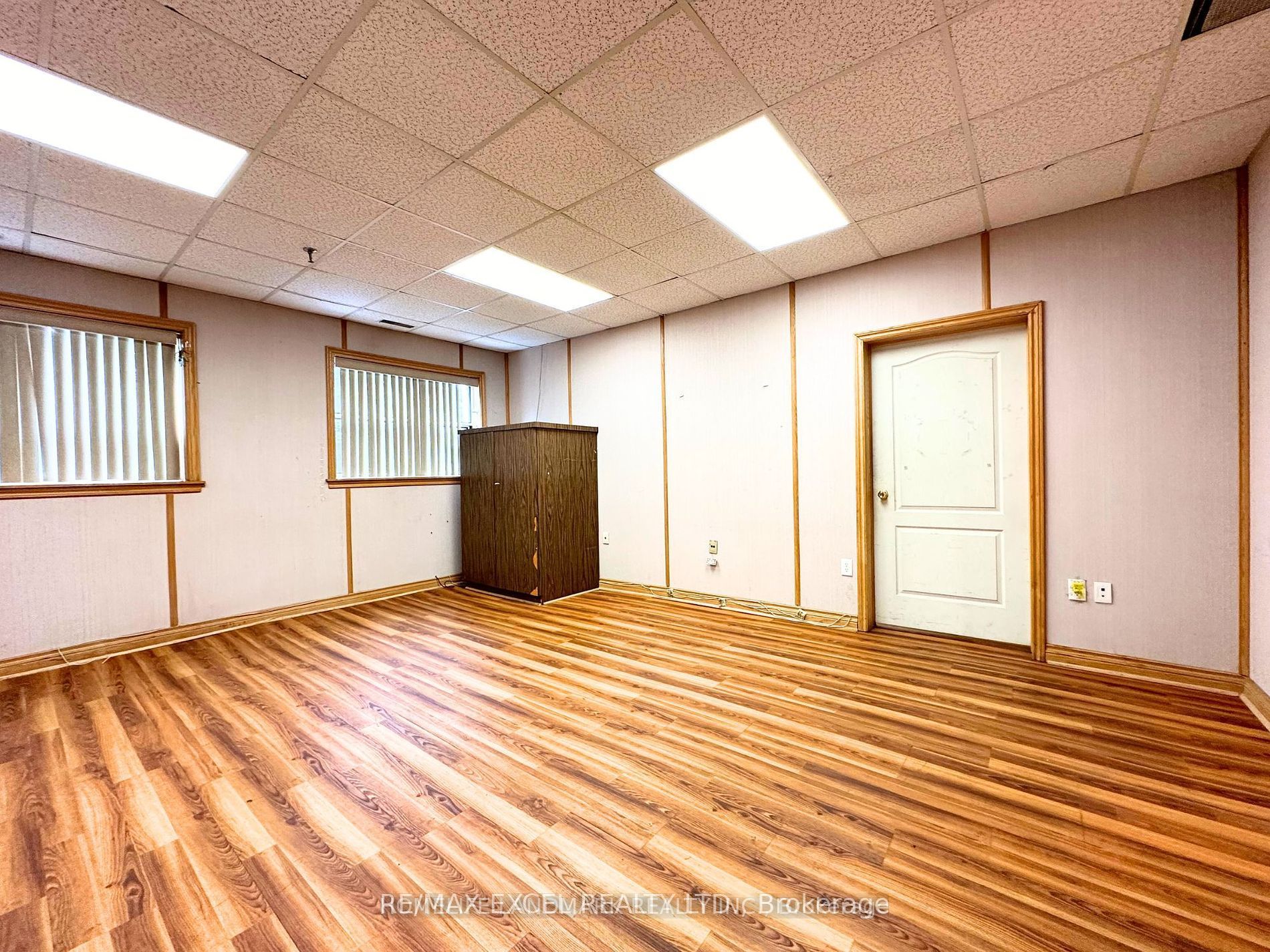 #202 - 705 Lawrence Avenue Property Photo 4