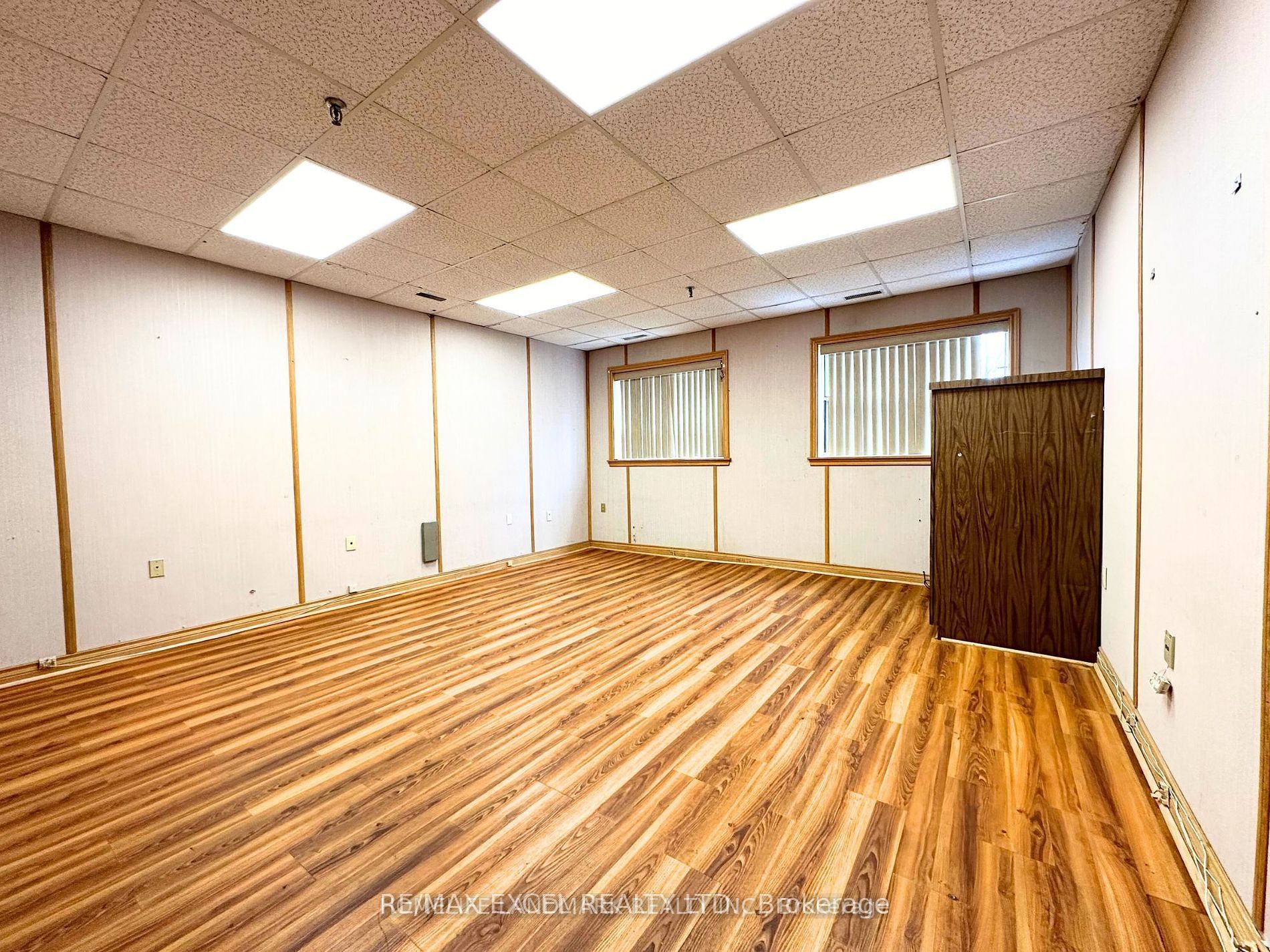 #202 - 705 Lawrence Avenue Property Photo 5