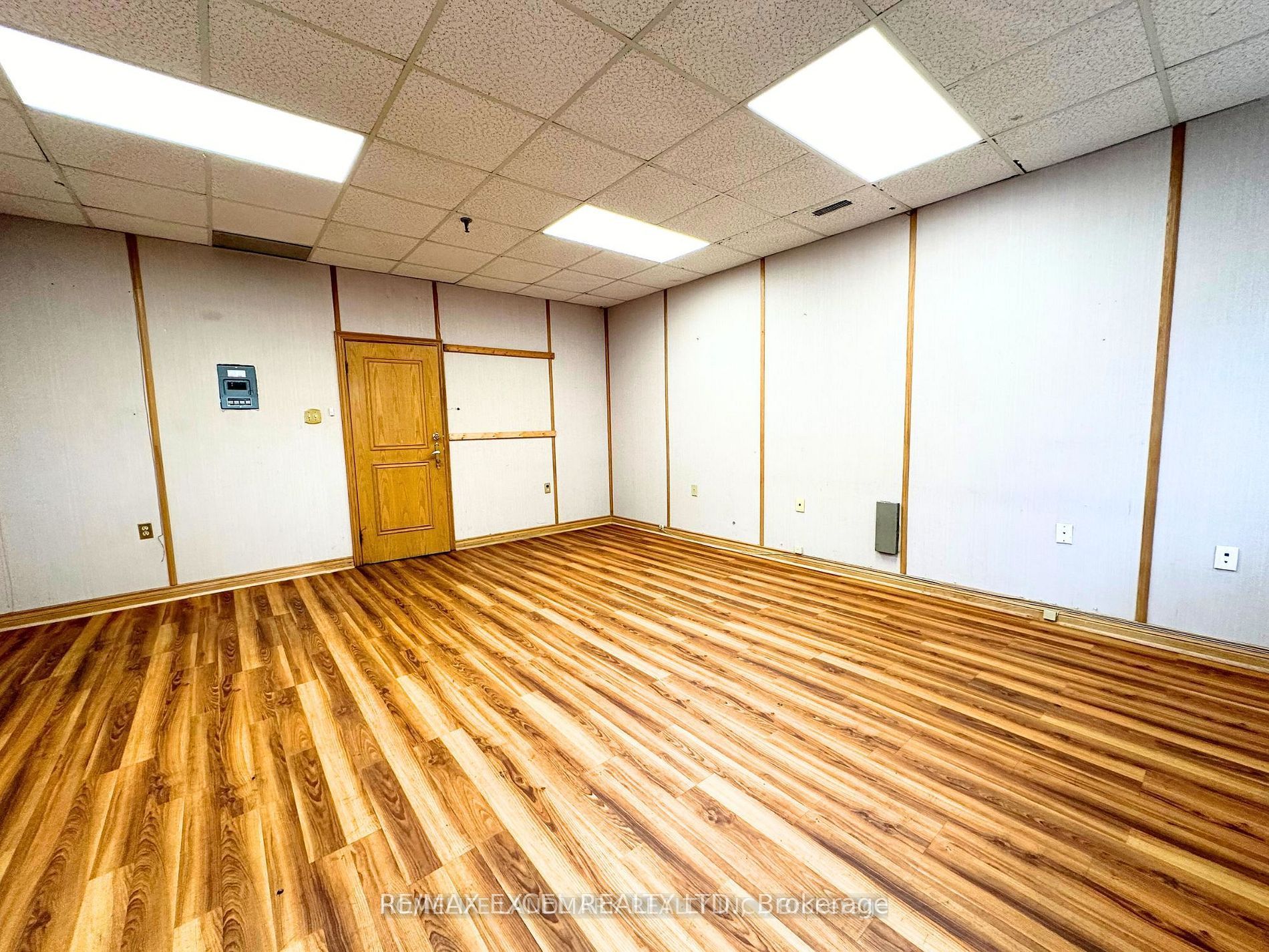 #202 - 705 Lawrence Avenue Property Photo 6