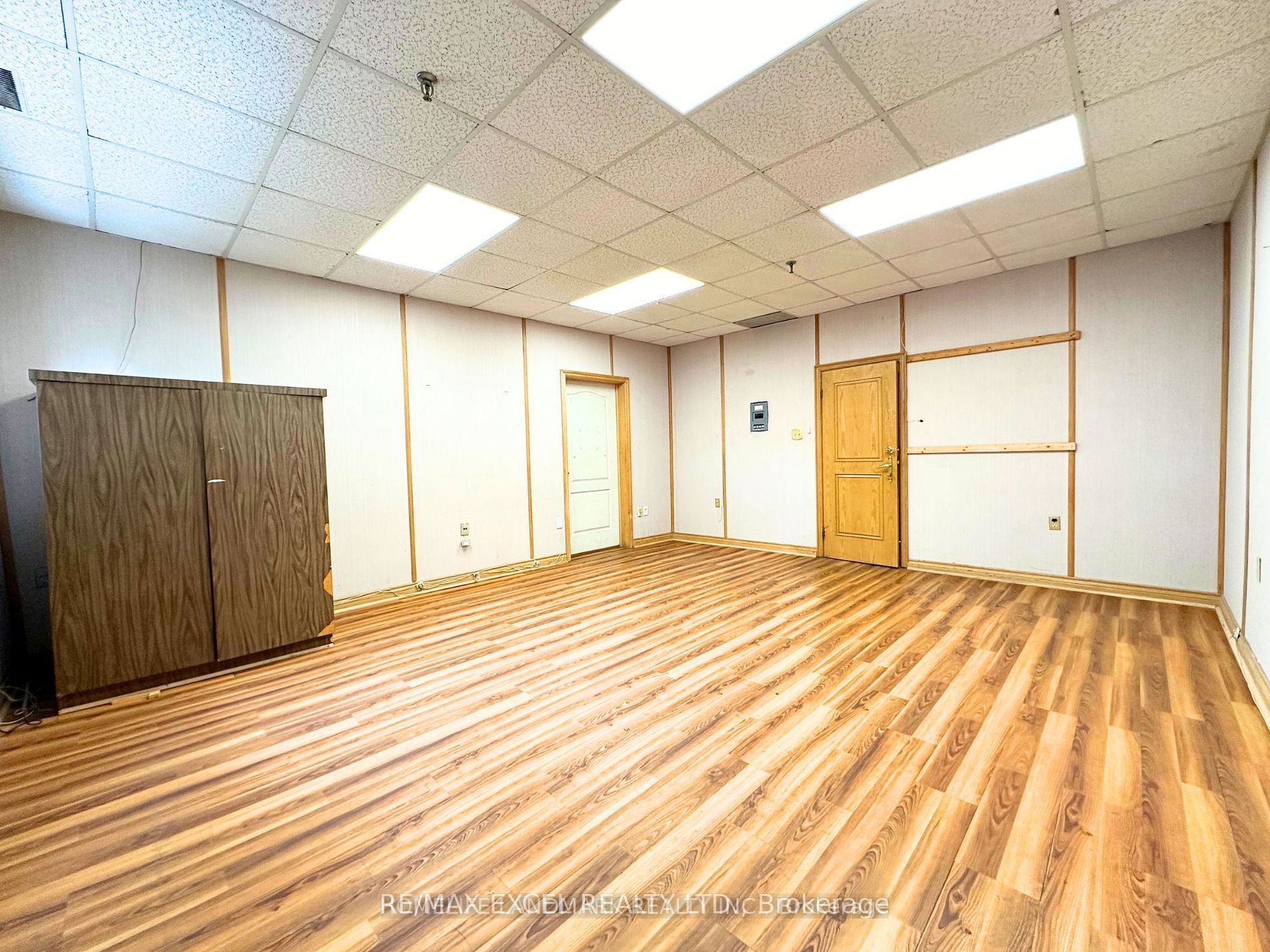#202 - 705 Lawrence Avenue Property Photo 7