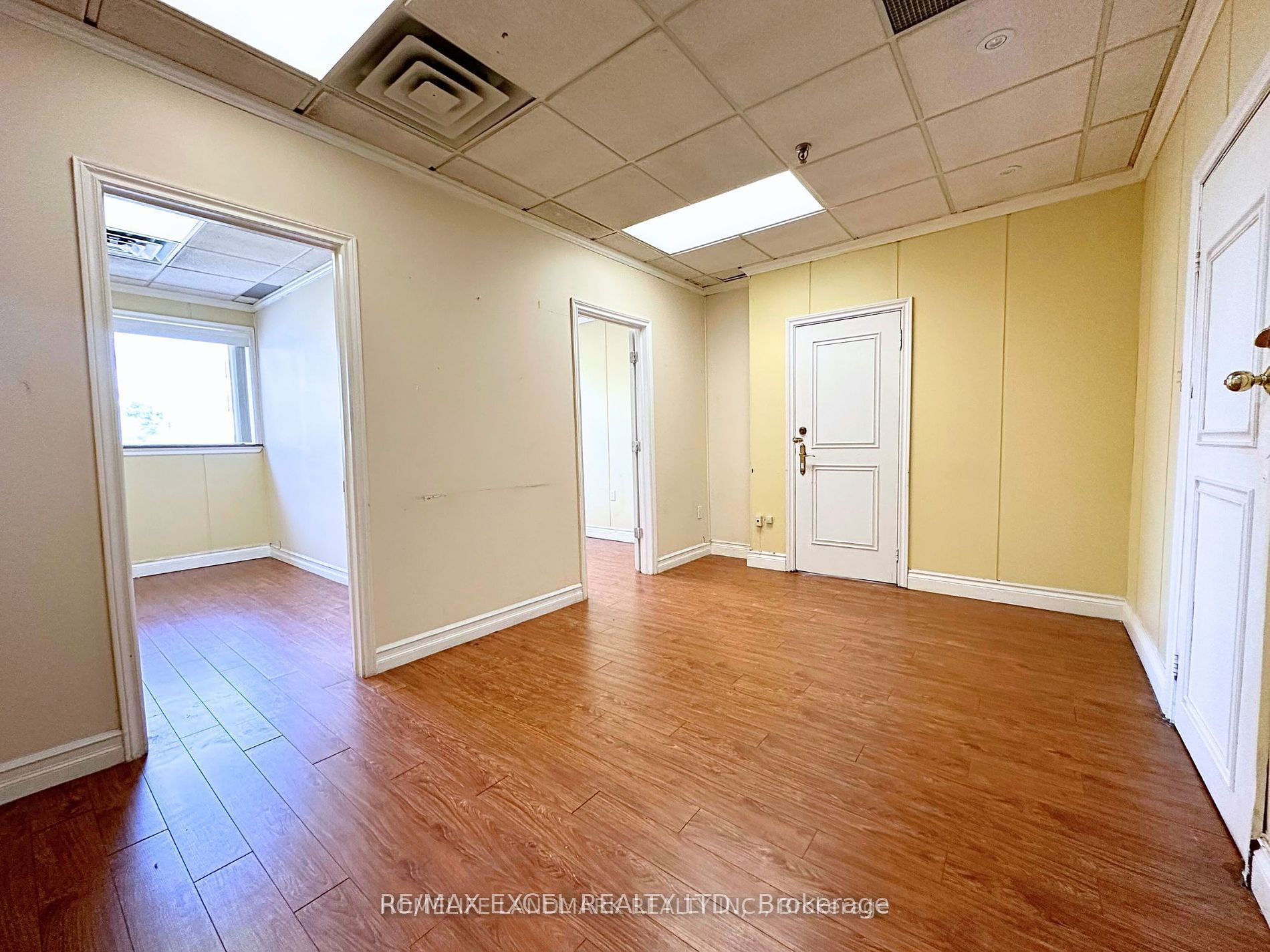 #206 - 705 Lawrence Avenue Property Photo 4