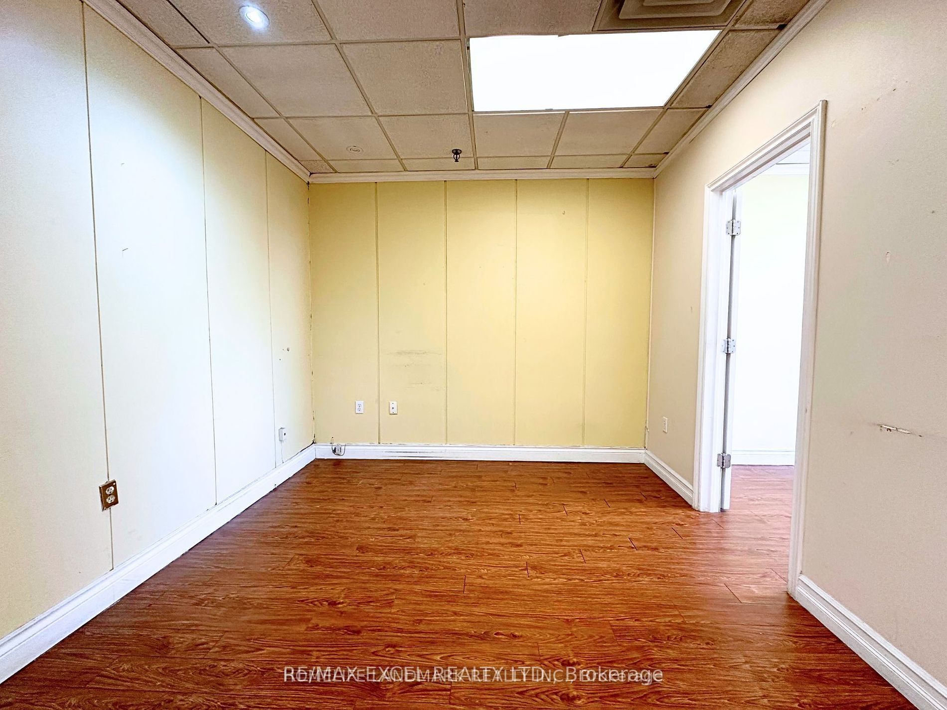#206 - 705 Lawrence Avenue Property Photo 5