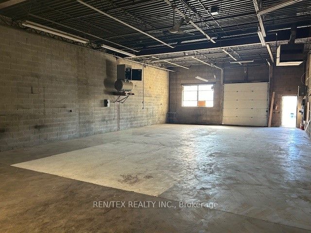 31 Kenhar Drive Property Photo 2