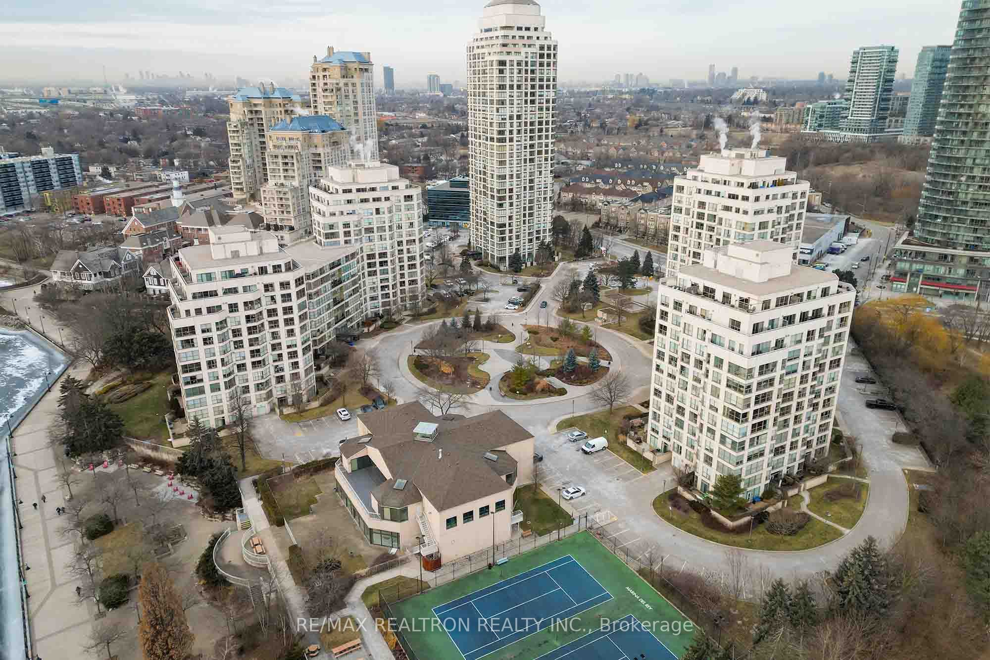 #411 - 2267 Lake Shore Boulevard Property Photo 1