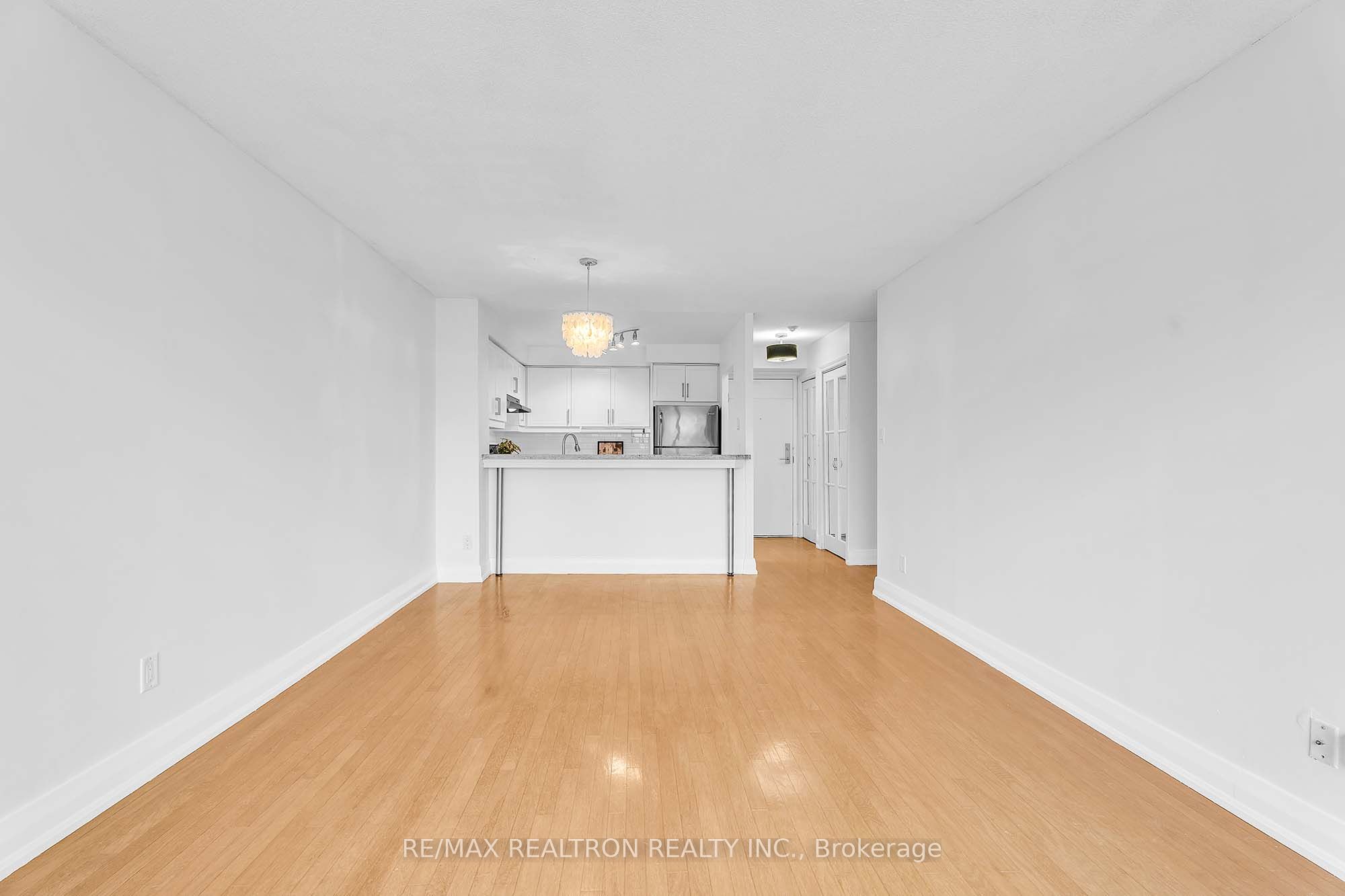 #411 - 2267 Lake Shore Boulevard Property Photo 9