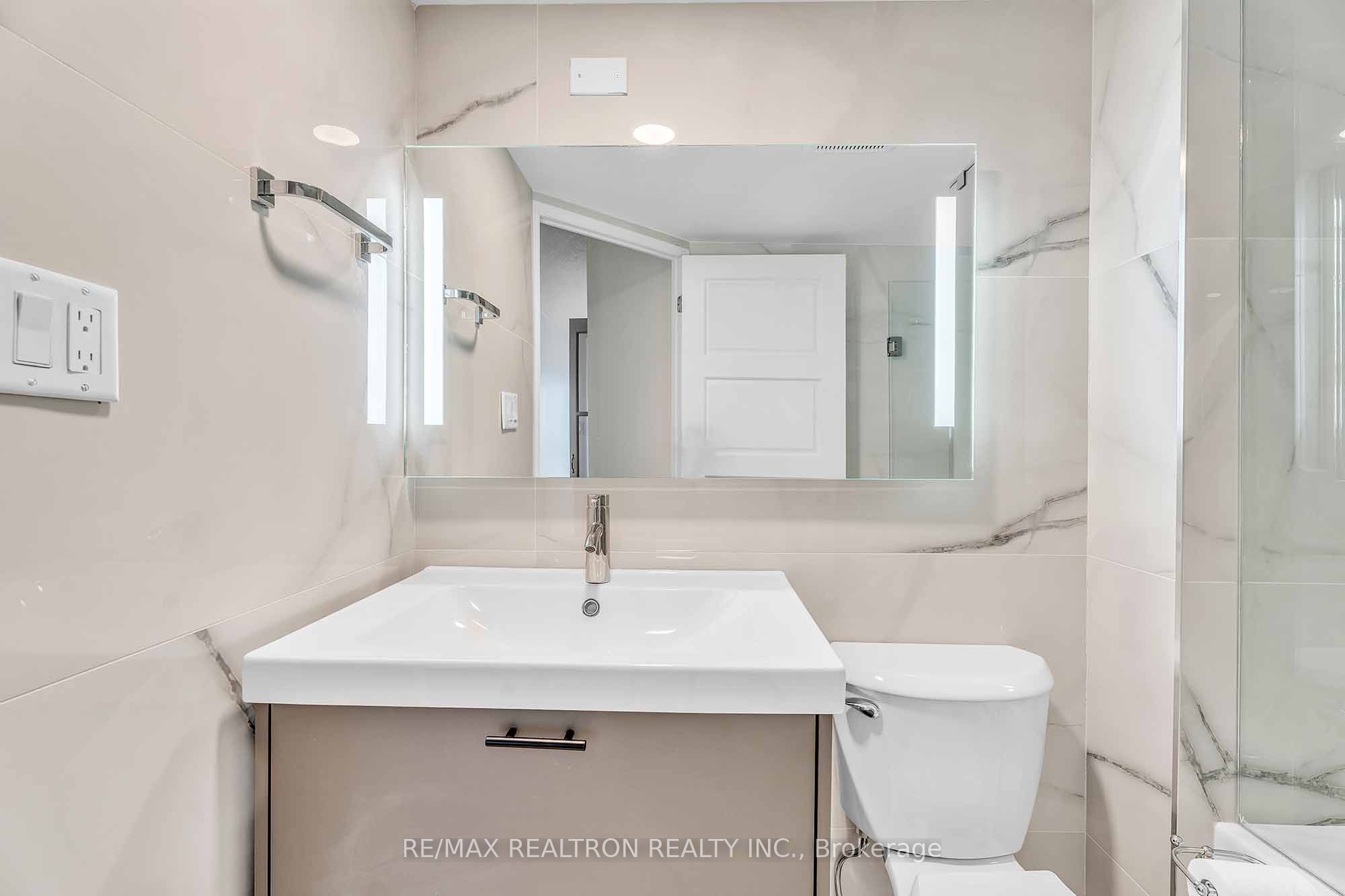 #411 - 2267 Lake Shore Boulevard Property Photo 15