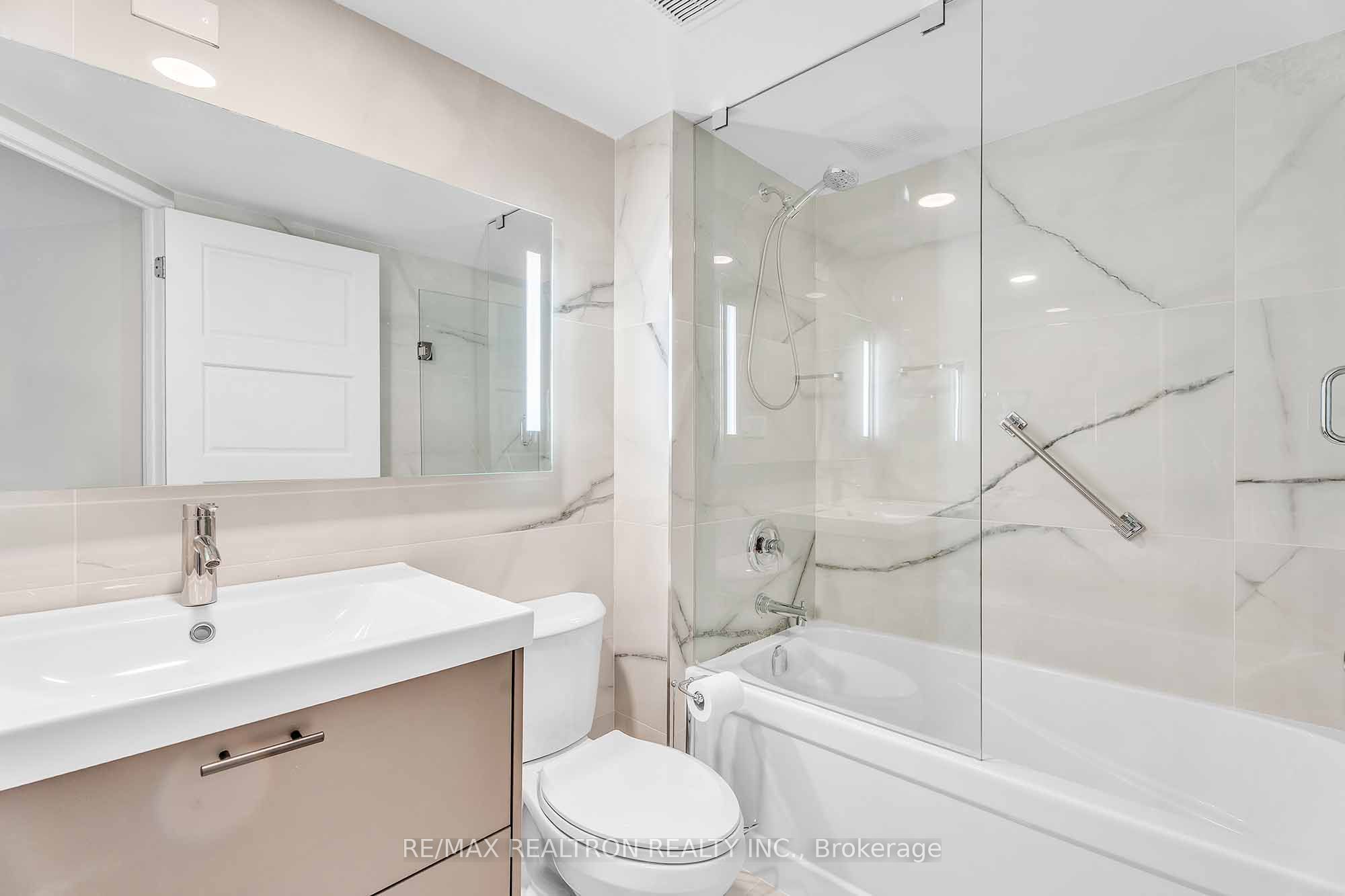 #411 - 2267 Lake Shore Boulevard Property Photo 16