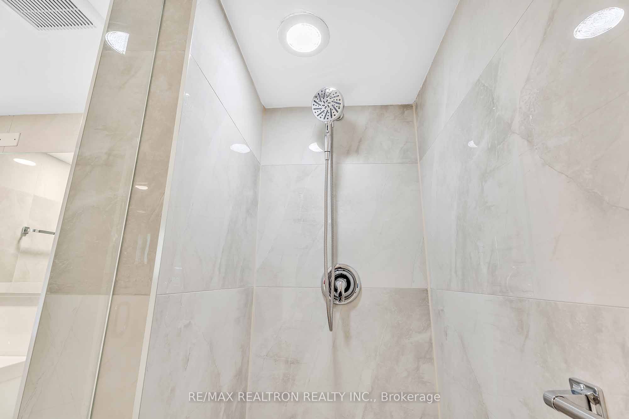 #411 - 2267 Lake Shore Boulevard Property Photo 25