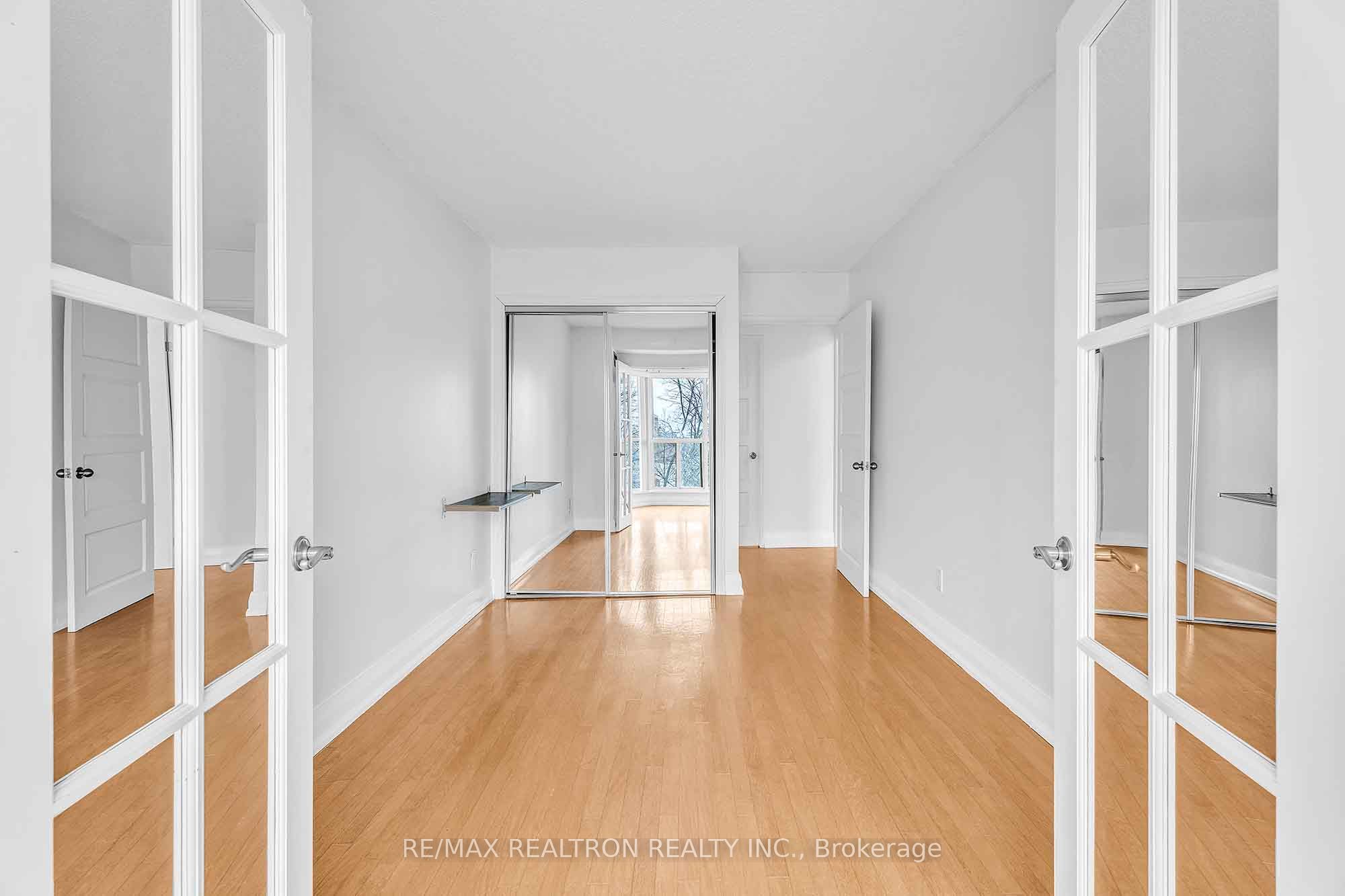#411 - 2267 Lake Shore Boulevard Property Photo 26