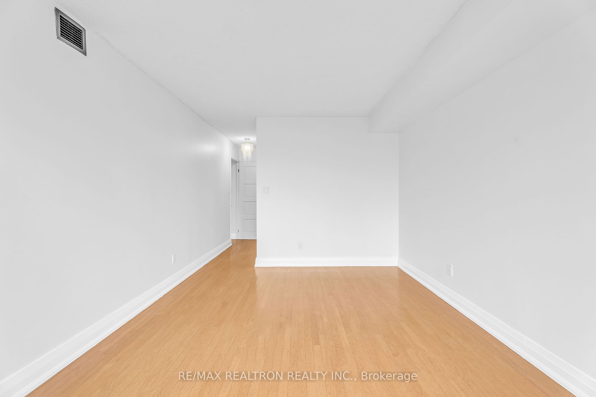 #411 - 2267 Lake Shore Boulevard Property Photo 27