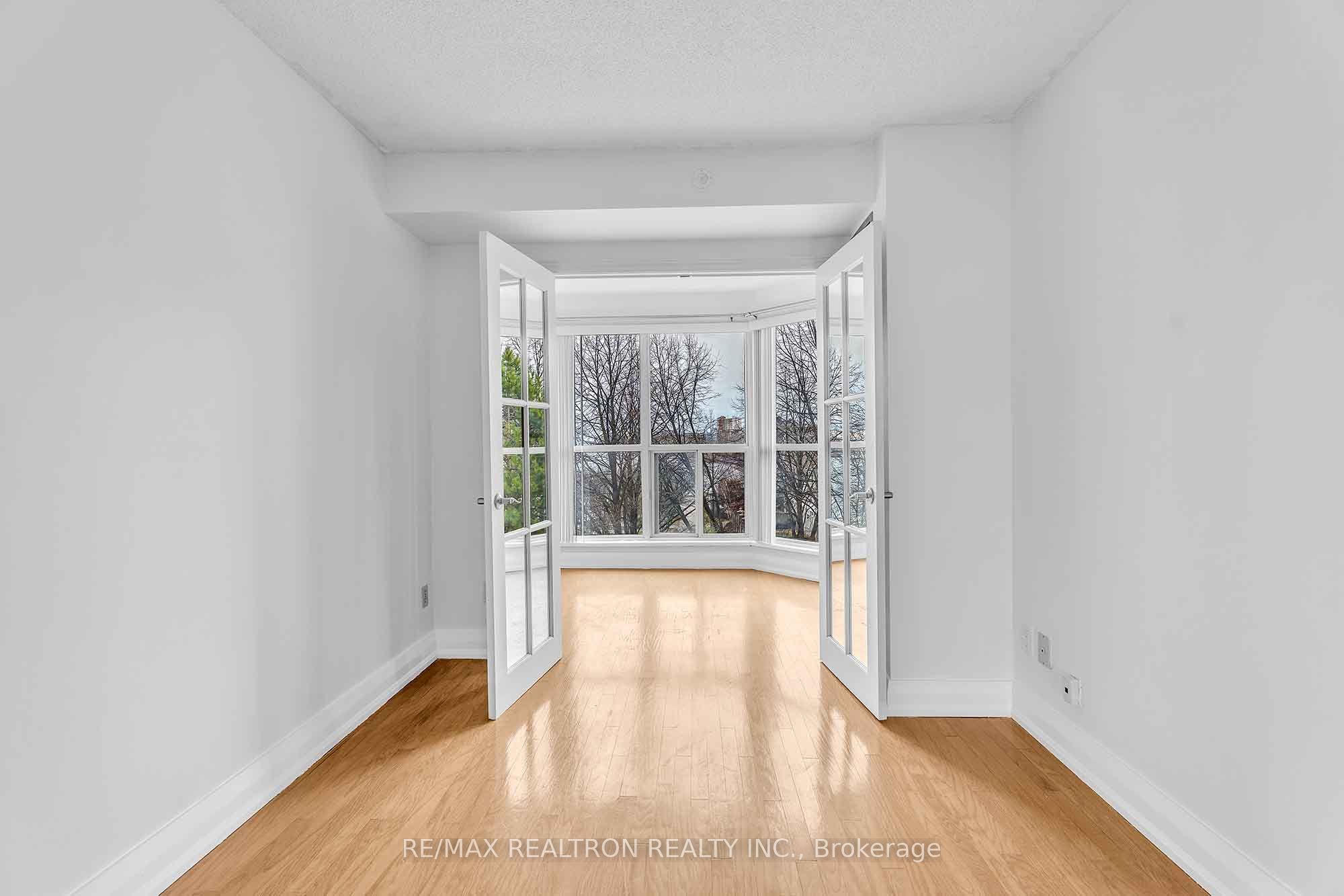 #411 - 2267 Lake Shore Boulevard Property Photo 28