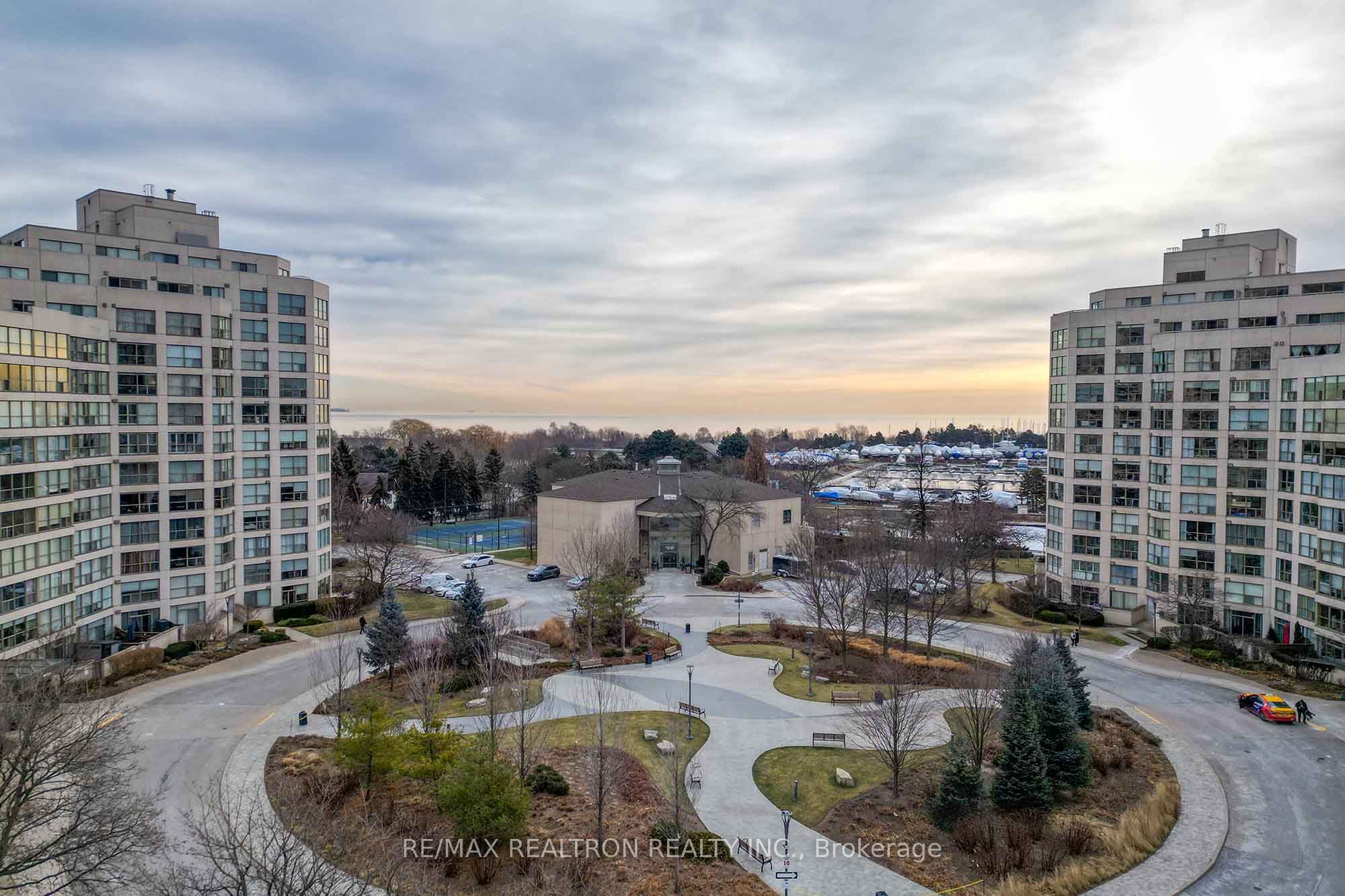 #411 - 2267 Lake Shore Boulevard Property Photo 36