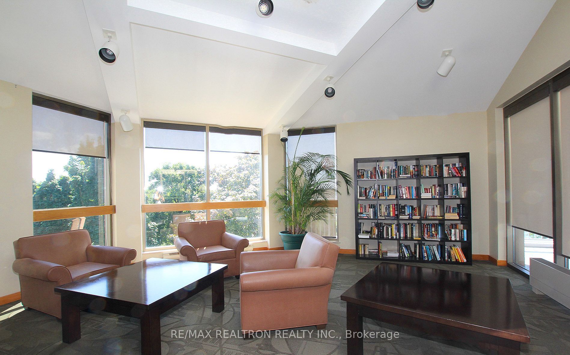 #411 - 2267 Lake Shore Boulevard Property Photo 46