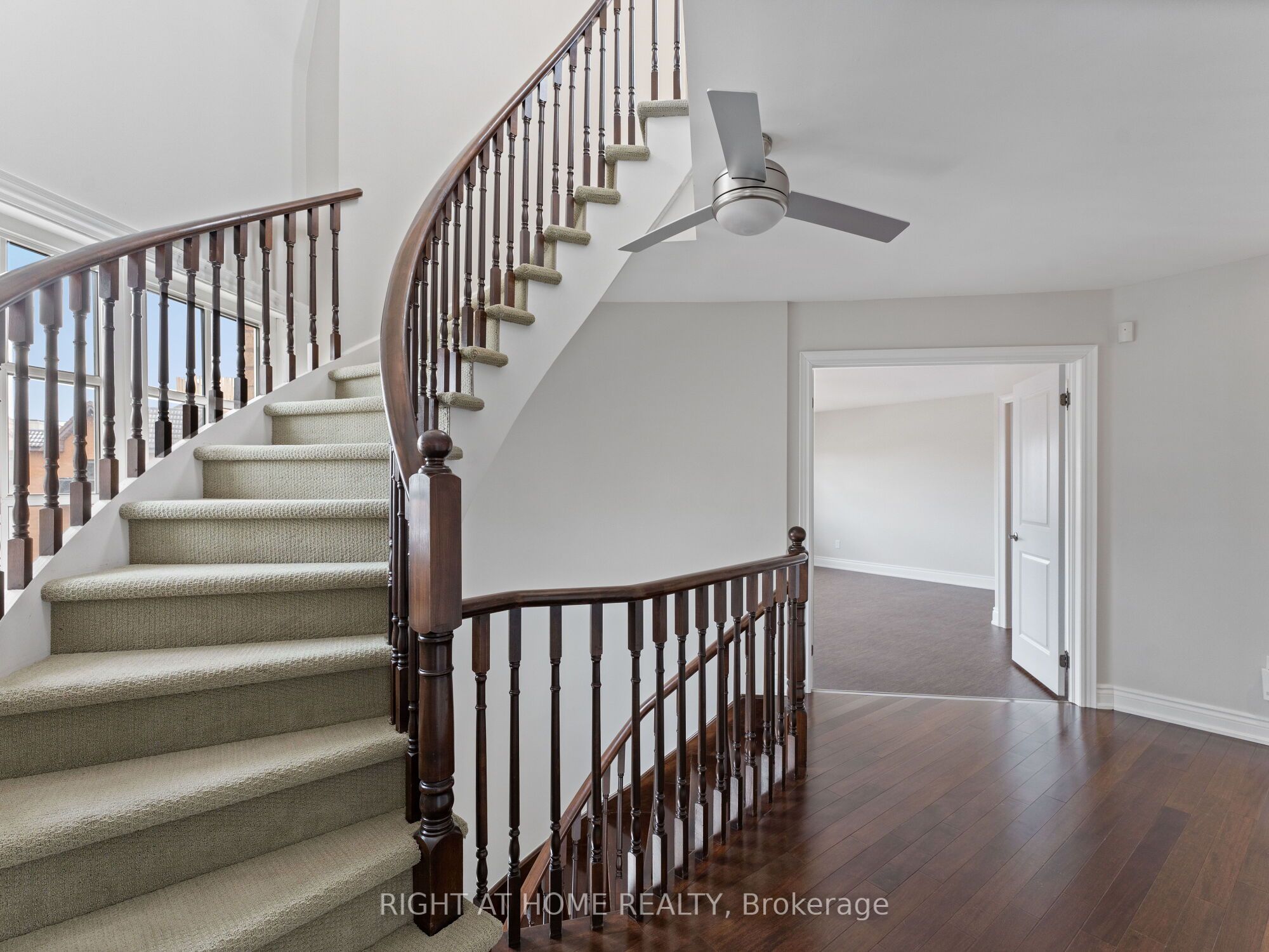 #8 - 120 Bronte Road Property Photo 16