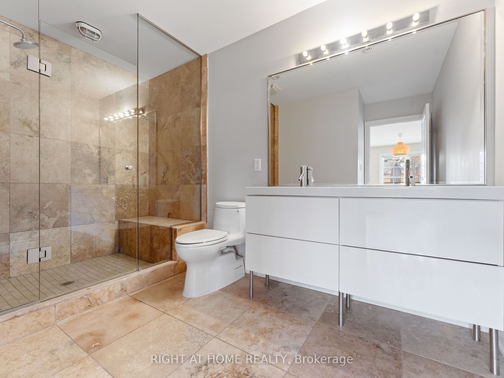#8 - 120 Bronte Road Property Photo 20