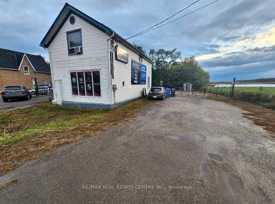 15426 Airport Rd Property Photo