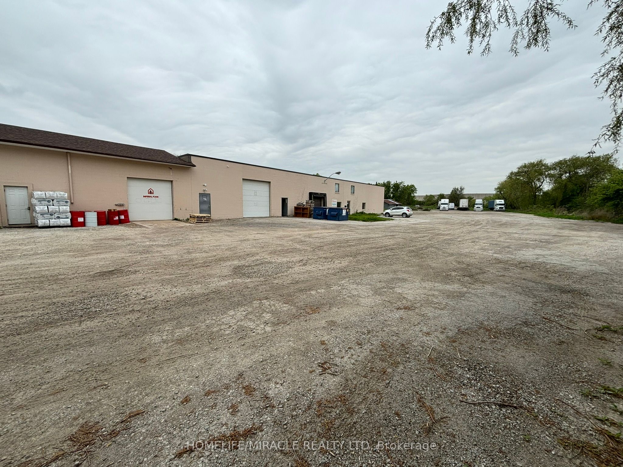 #2 & 3 - 3153 -3155 Steeles Avenue Property Photo 5