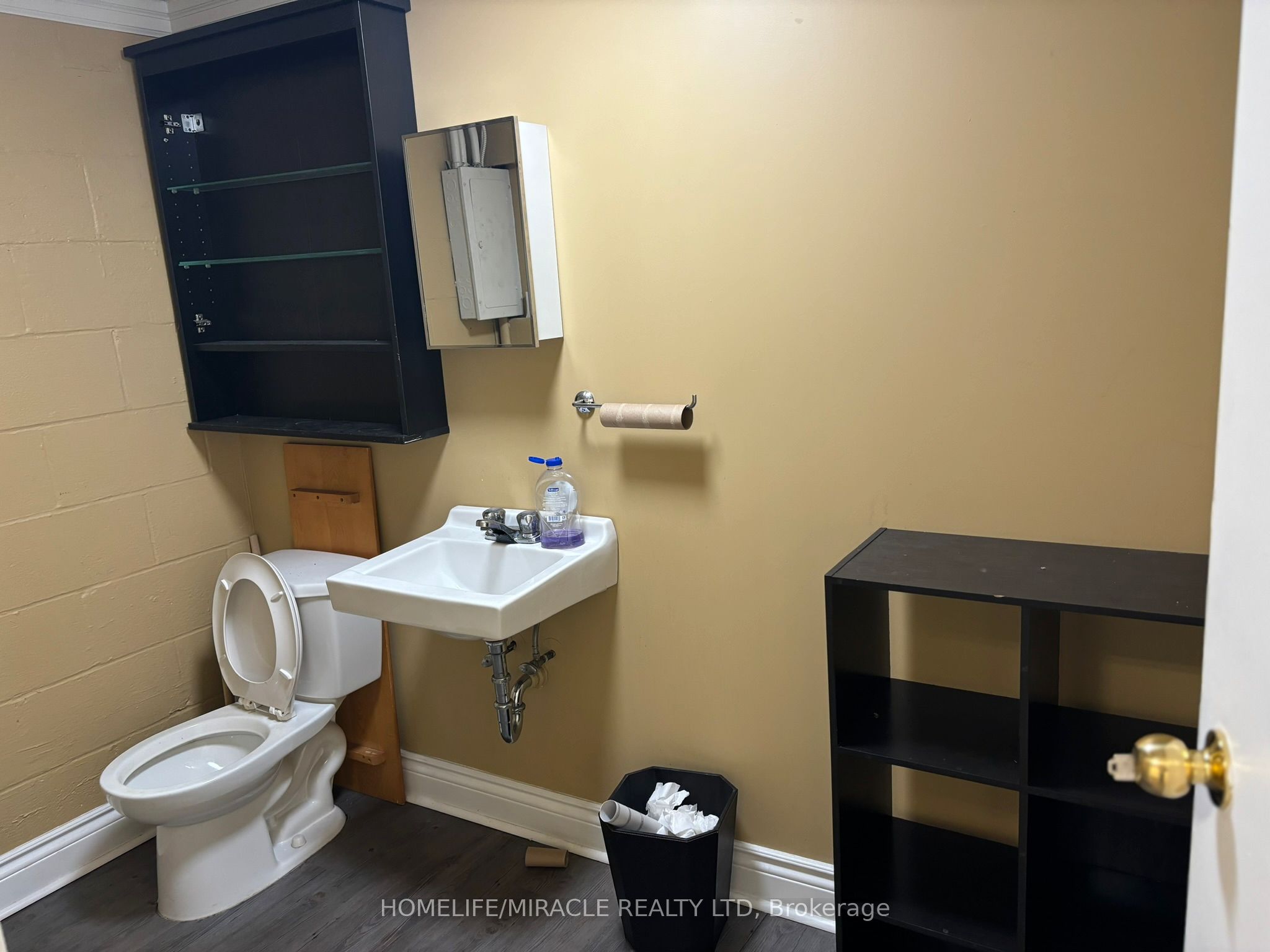 #2 & 3 - 3153 -3155 Steeles Avenue Property Photo 17