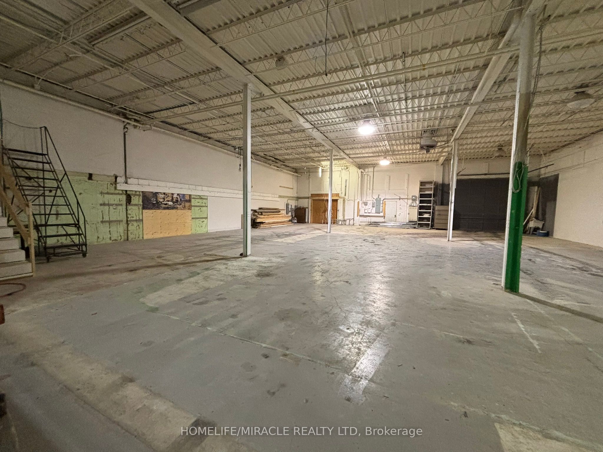 #2 & 3 - 3153 -3155 Steeles Avenue Property Photo 18