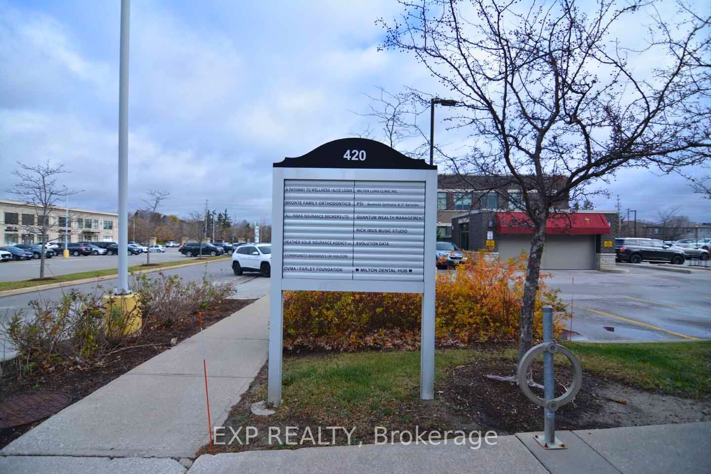 #105-109 - 420 Bronte Street Property Photo 3