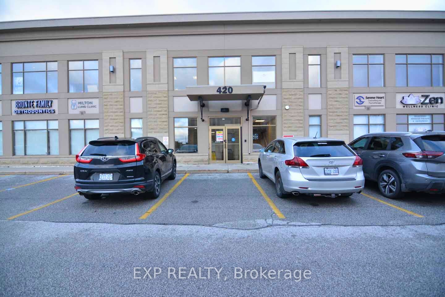 #105-109 - 420 Bronte Street Property Photo 4