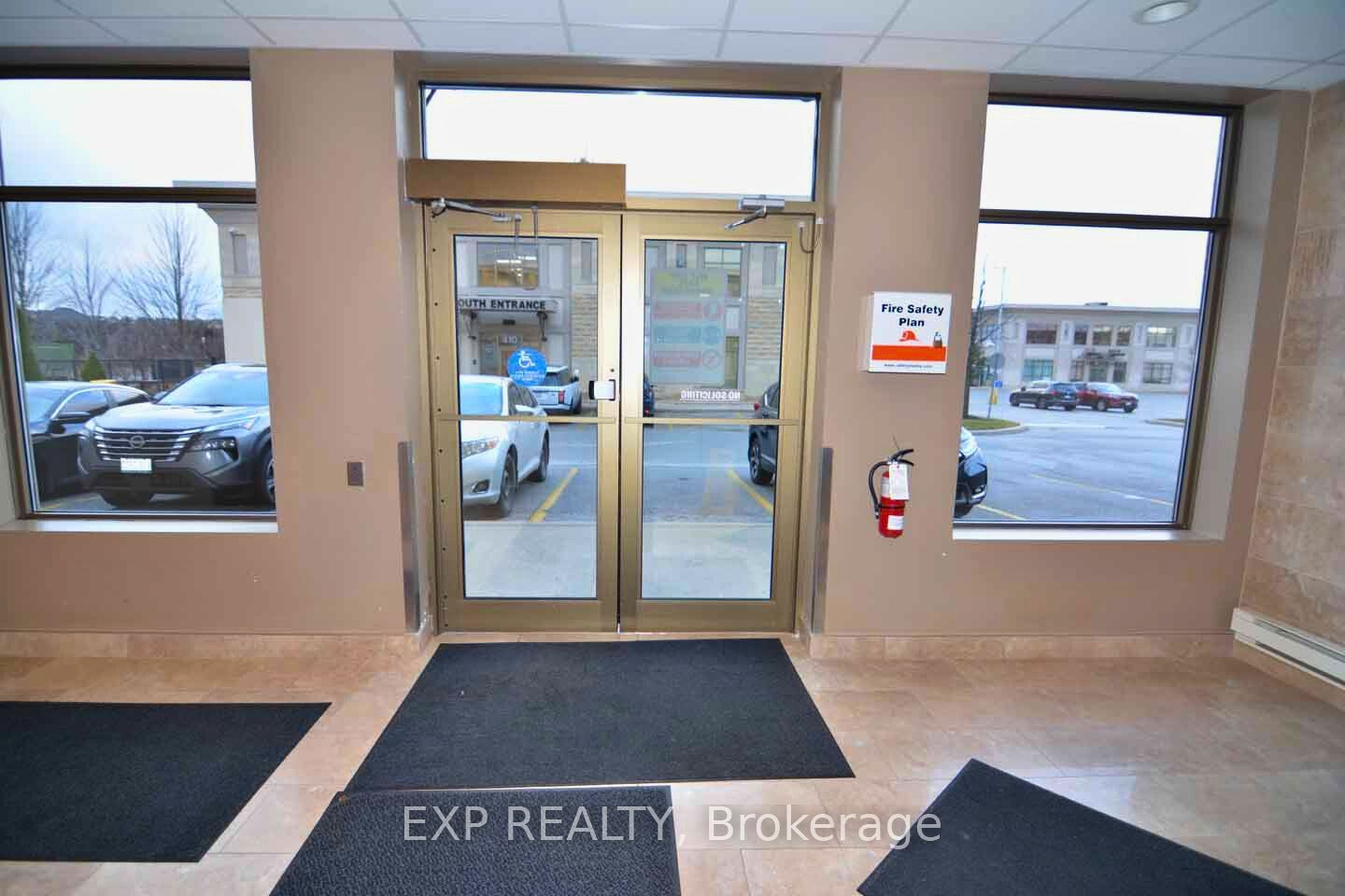 #105-109 - 420 Bronte Street Property Photo 5