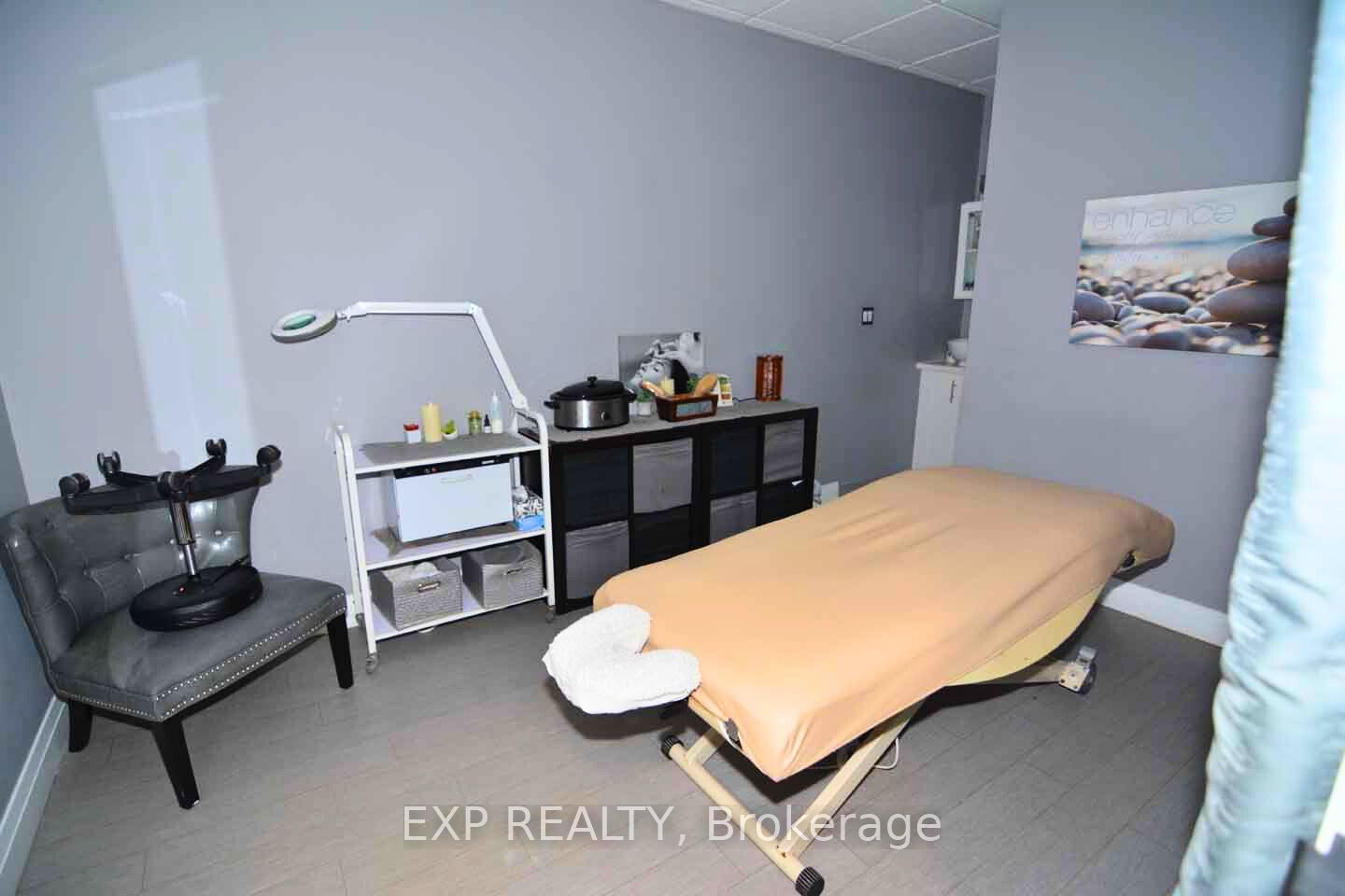 #105-109 - 420 Bronte Street Property Photo 16