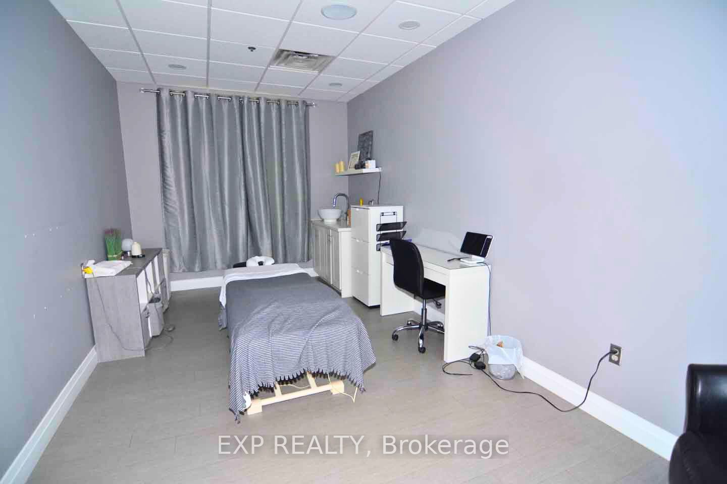#105-109 - 420 Bronte Street Property Photo 17