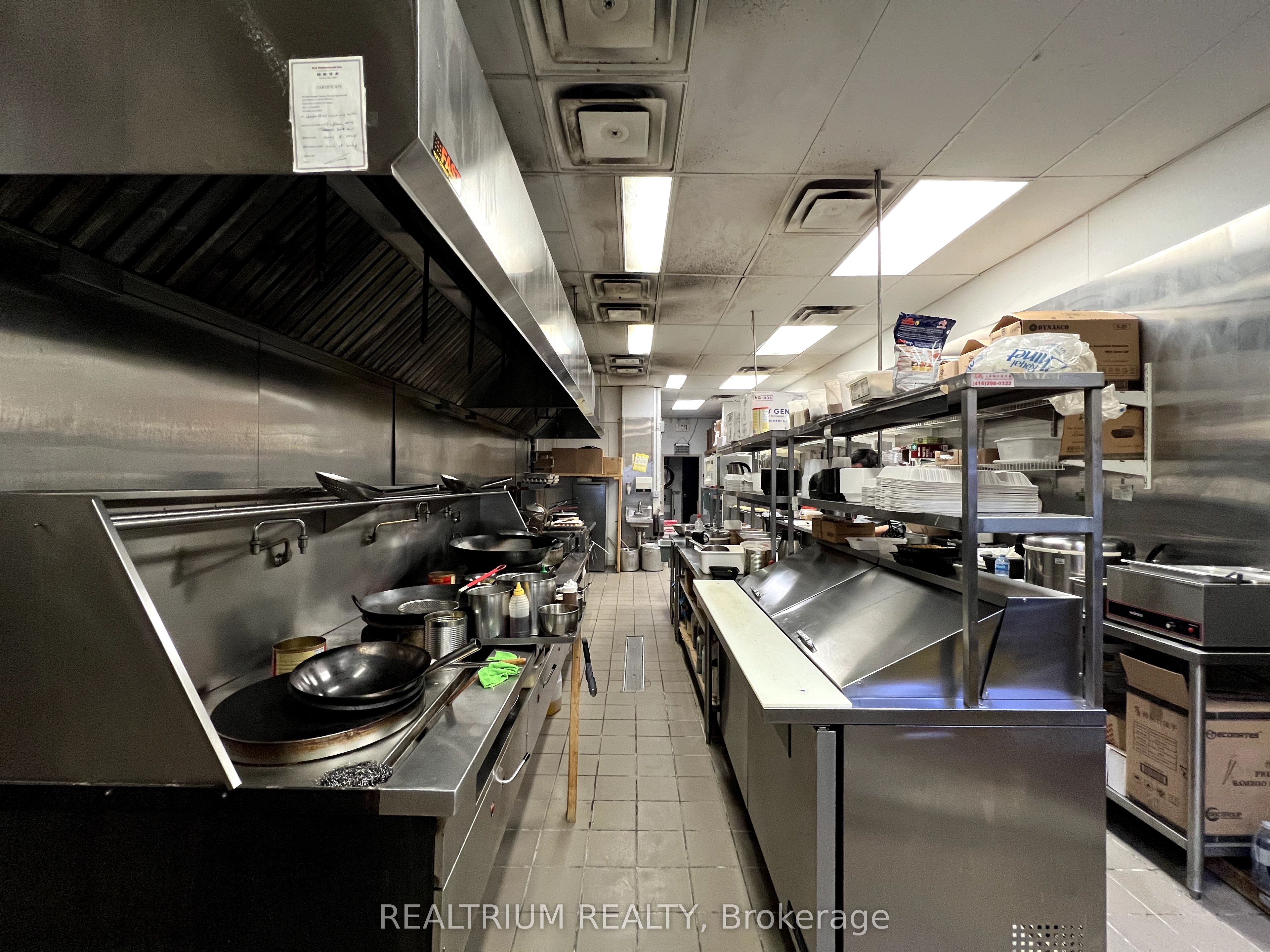 #7 - 1077 Wilson Avenue Property Photo 1