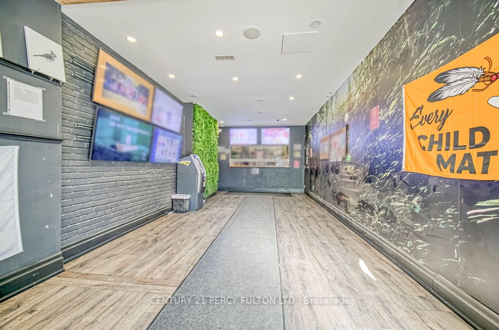 1606 Queen Street Property Photo 2