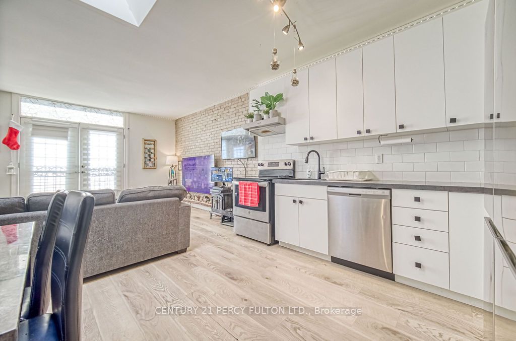 1606 Queen Street Property Photo 4