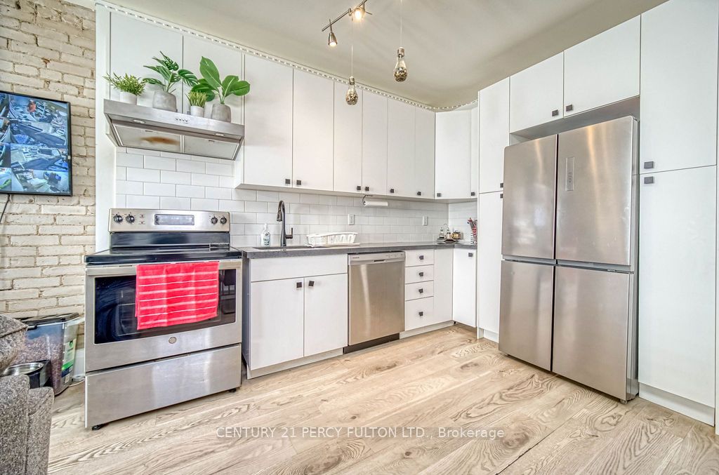 1606 Queen Street Property Photo 5