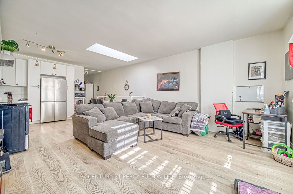 1606 Queen Street Property Photo 10