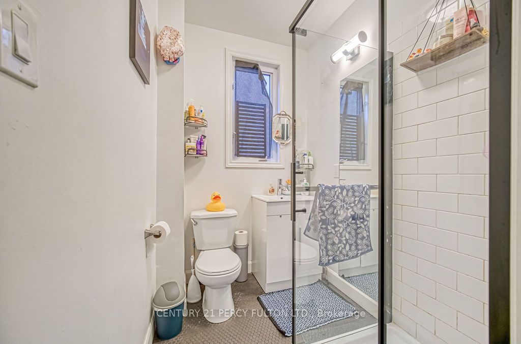 1606 Queen Street Property Photo 17