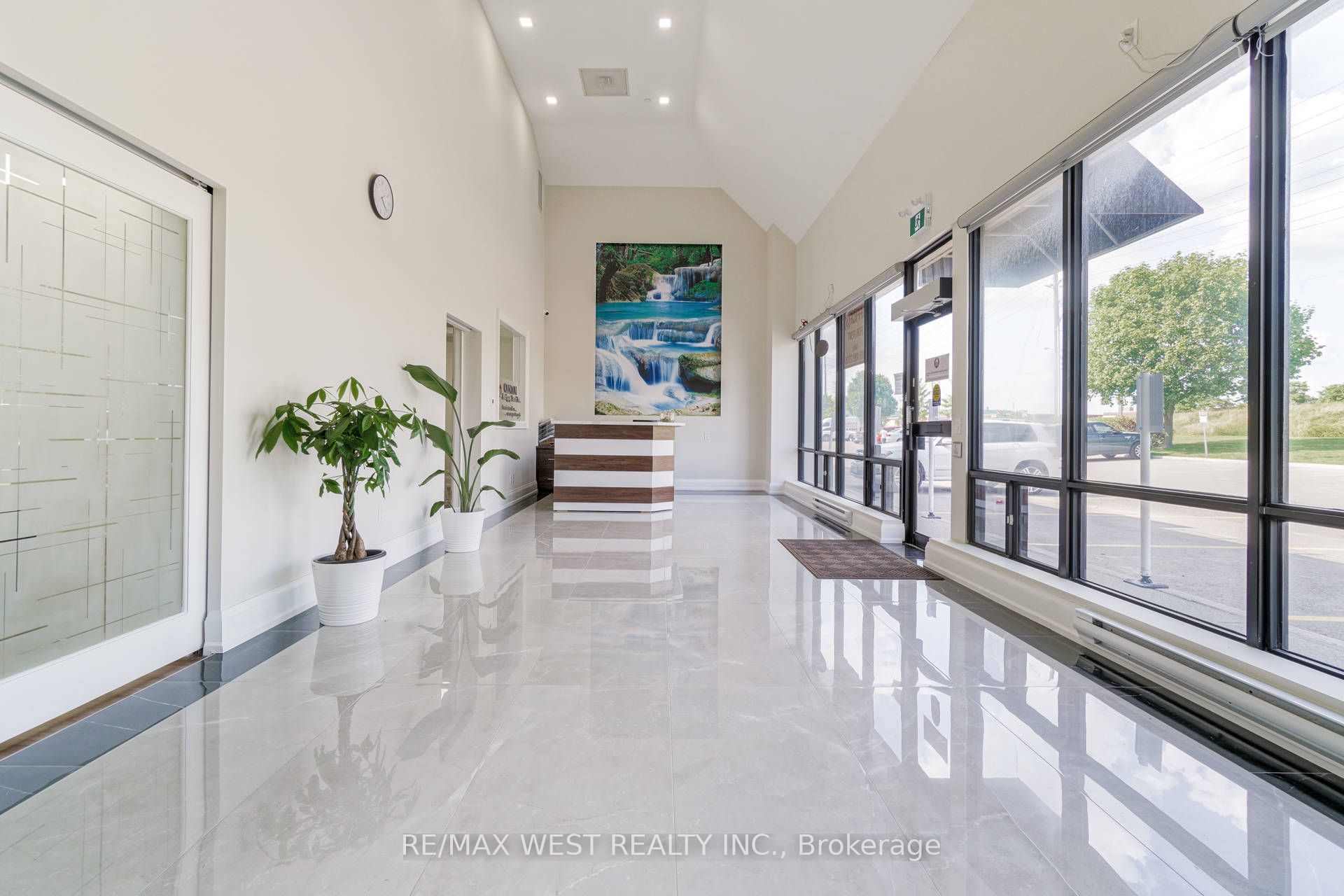 #20 (13) - 7956 Torbram Road Property Photo 8