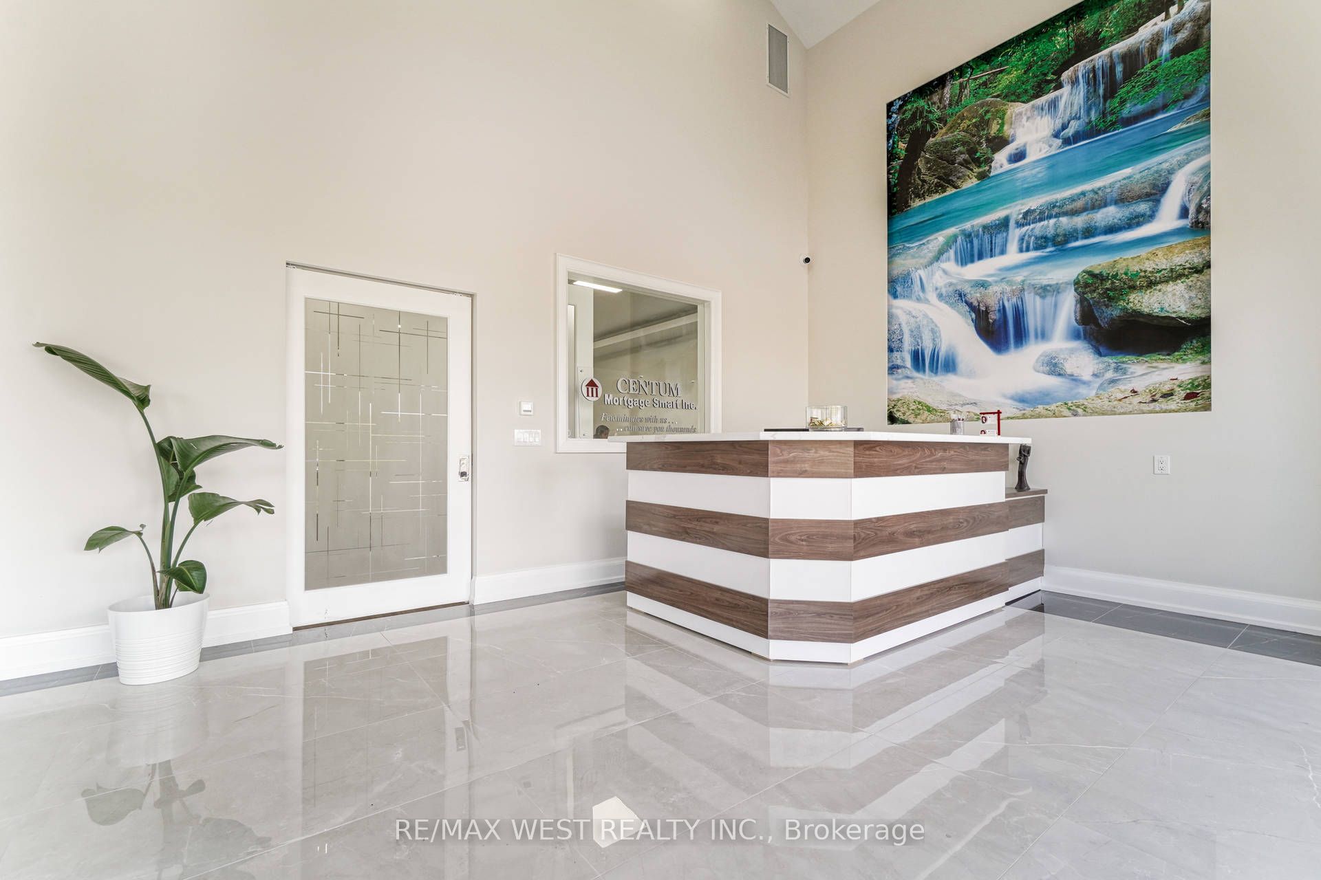 #20 (13) - 7956 Torbram Road Property Photo 9
