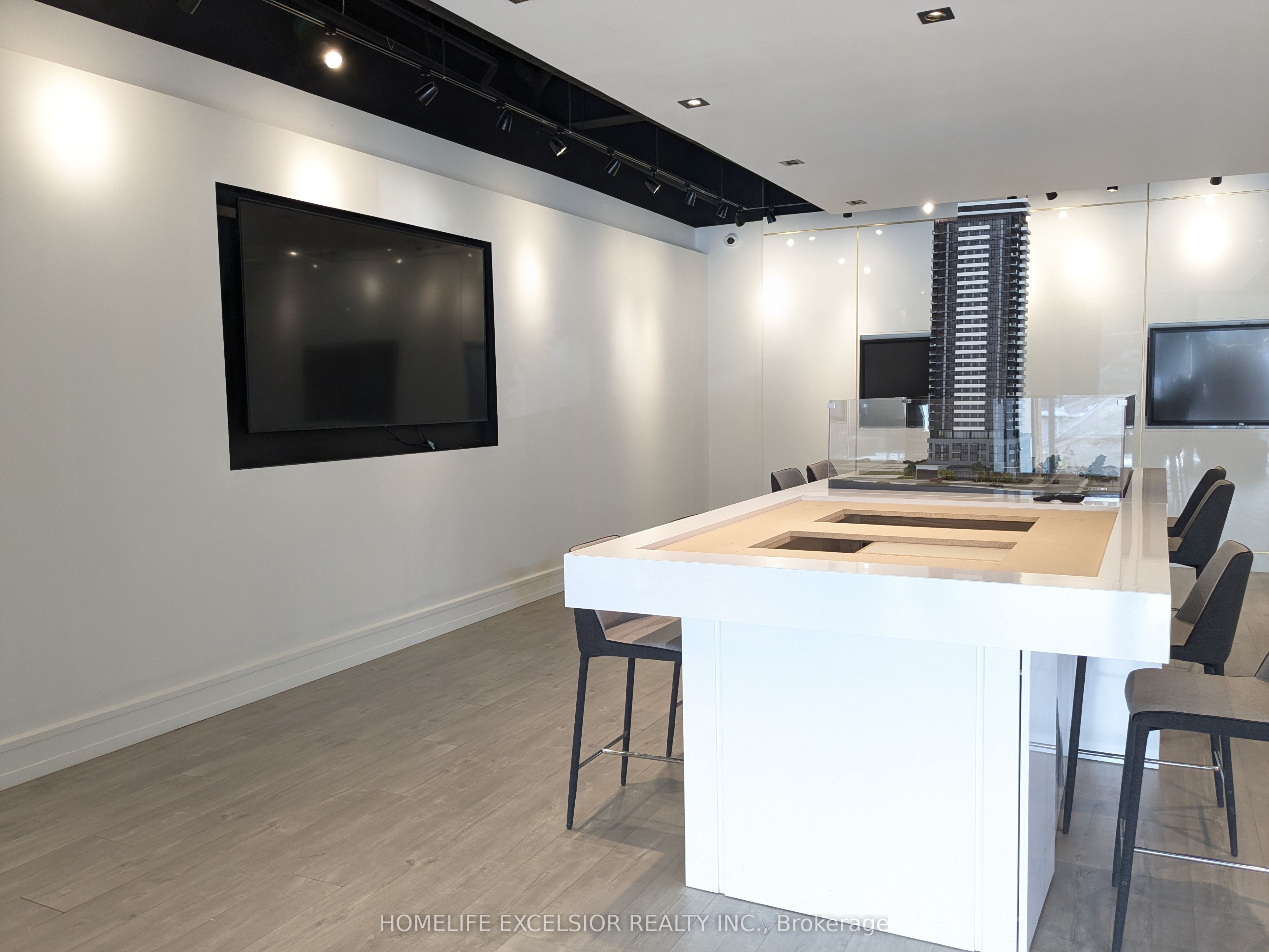 #1/1a - 1528 Dundas Street Property Photo 16