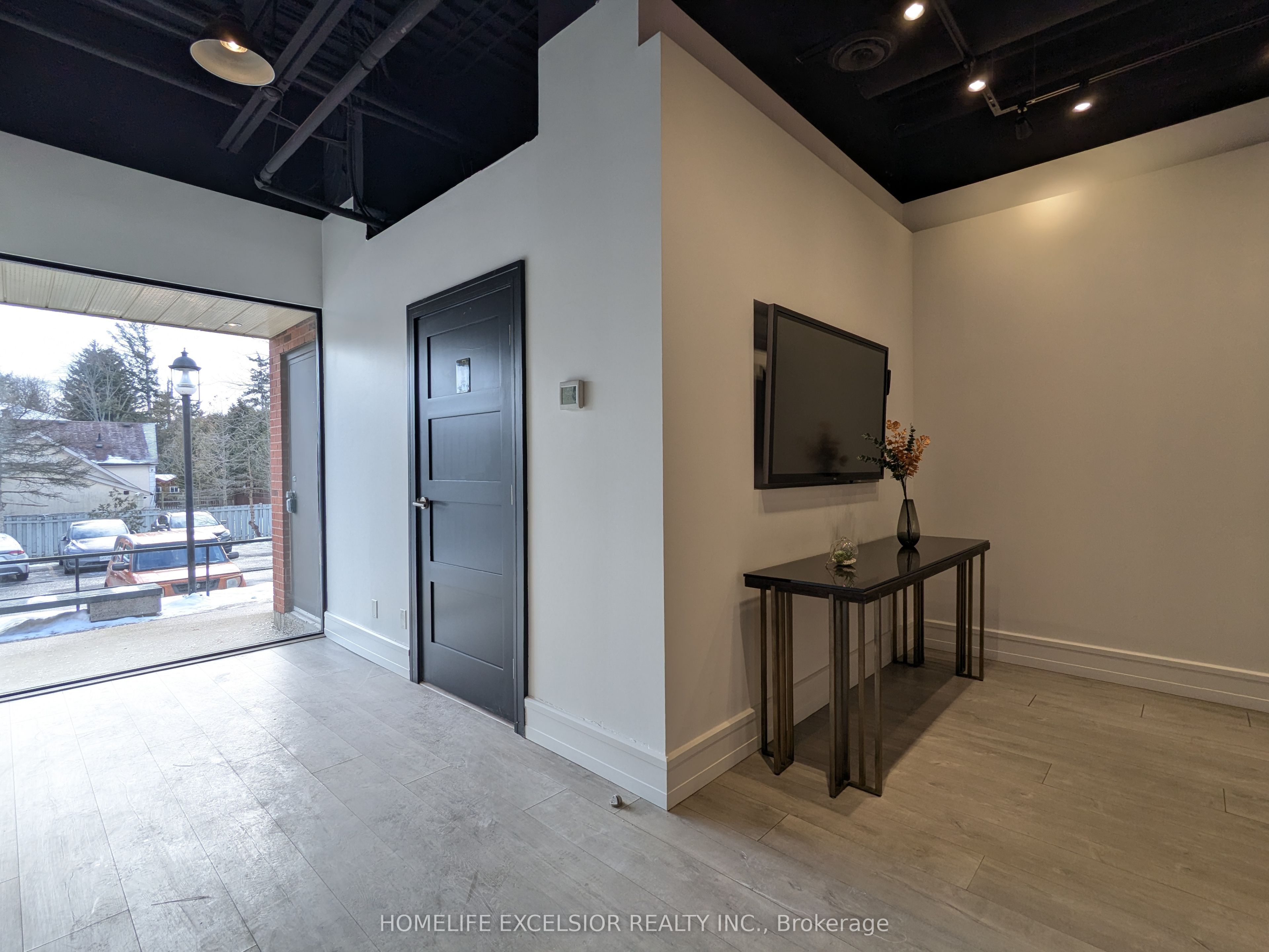 #1/1a - 1528 Dundas Street Property Photo 28