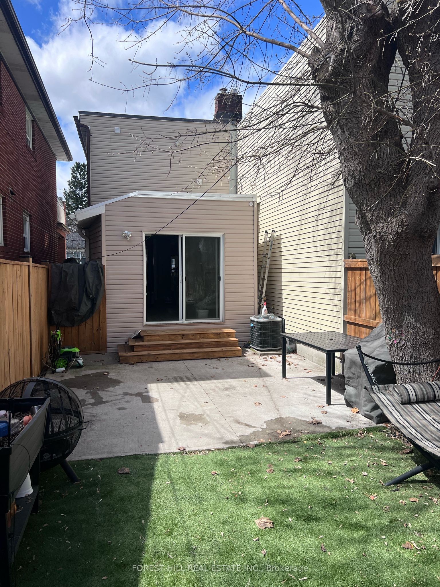 275 Blackthorn Avenue Property Photo 24