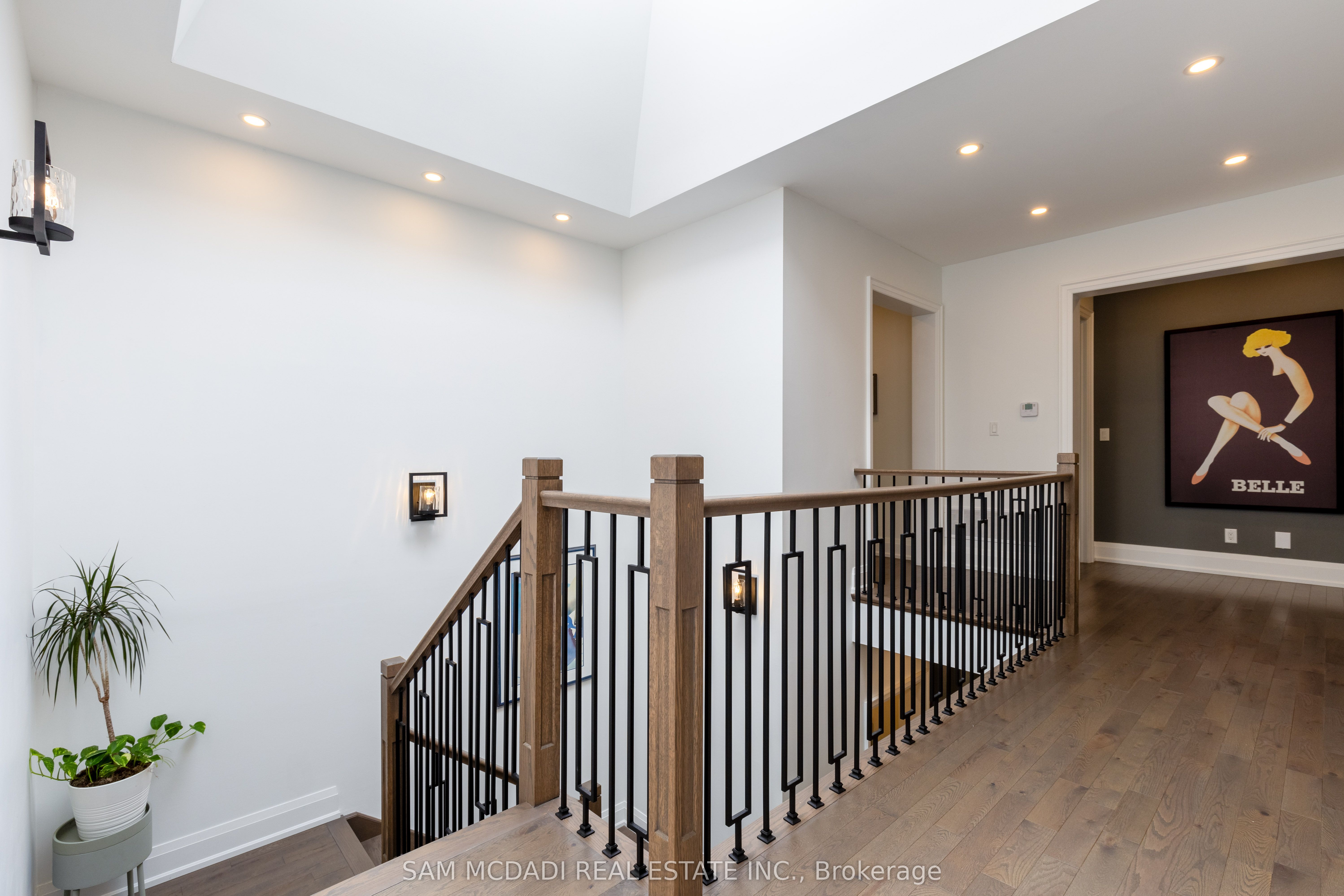 1285 Mineola Gardens Property Photo 17