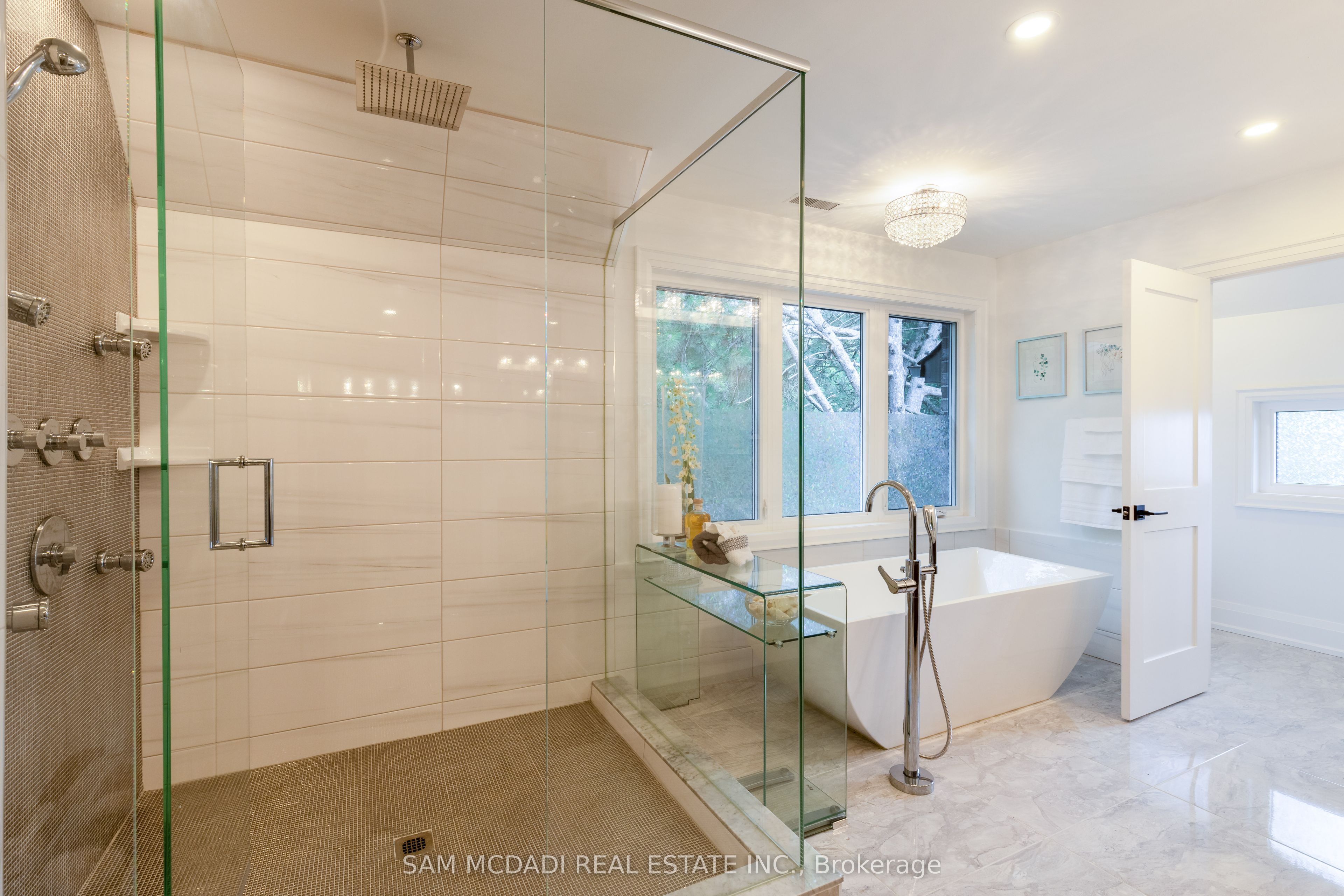 1285 Mineola Gardens Property Photo 24