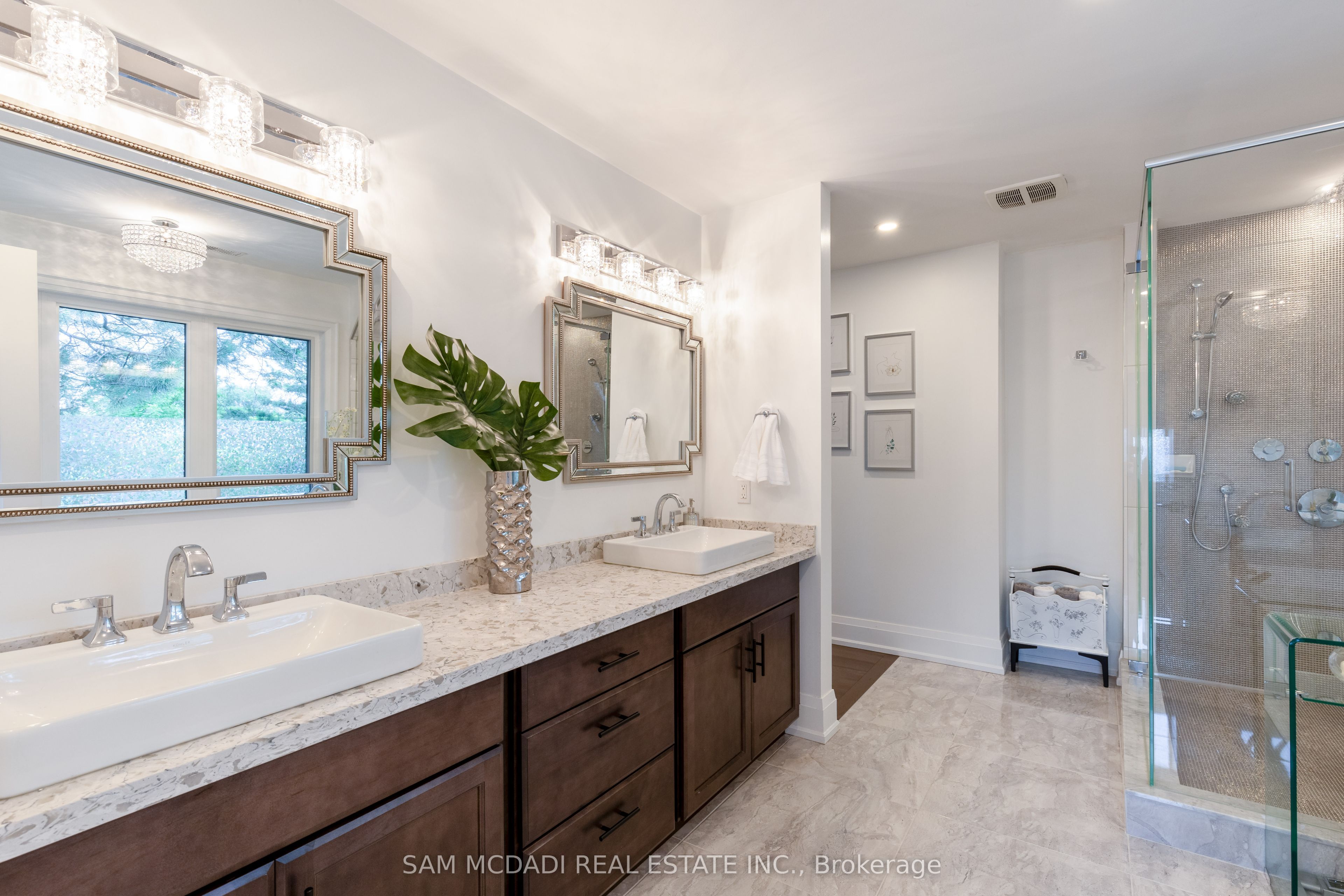 1285 Mineola Gardens Property Photo 25